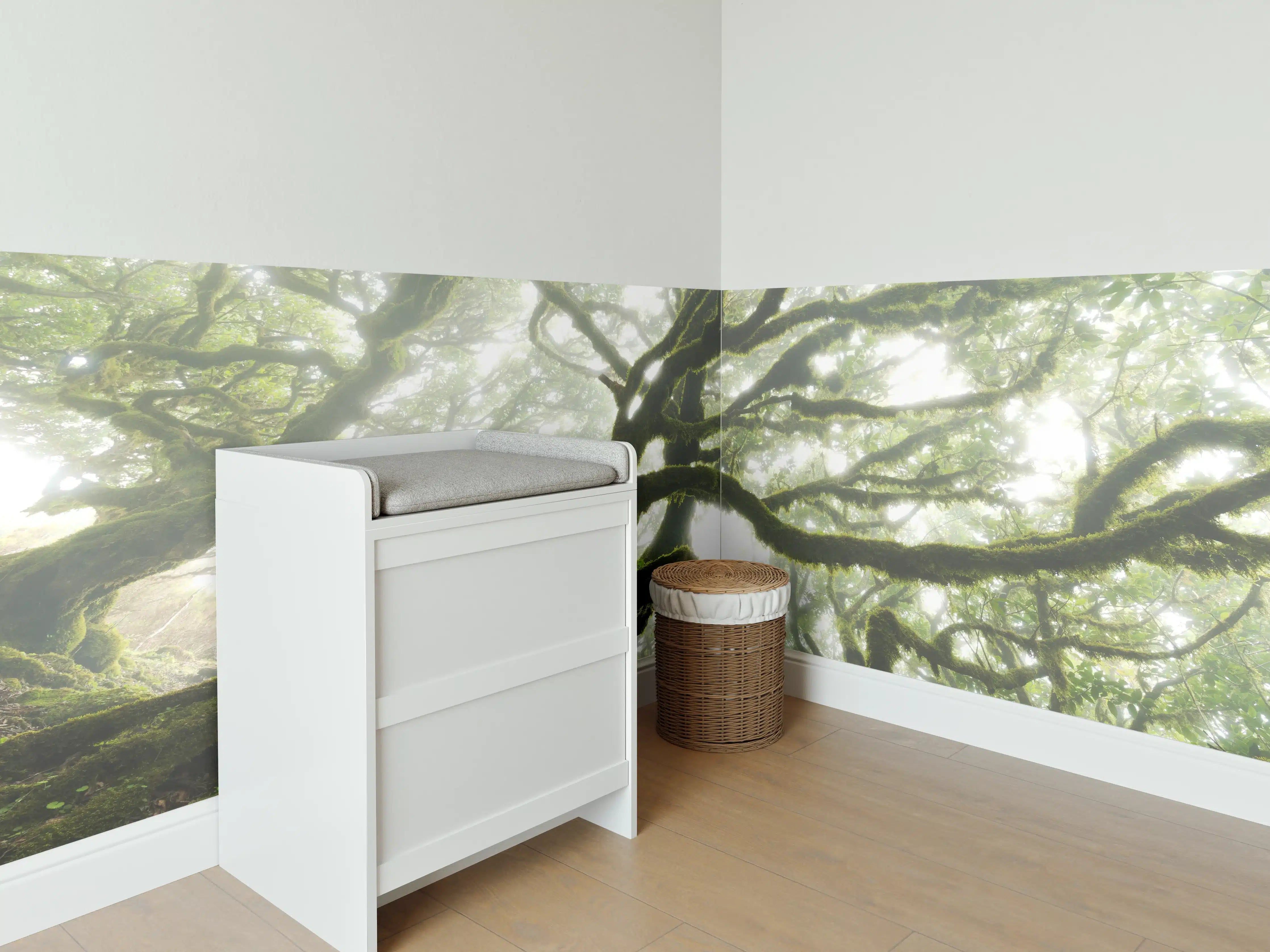 Babyzimmer Wandgestaltung - Magischer Baum
