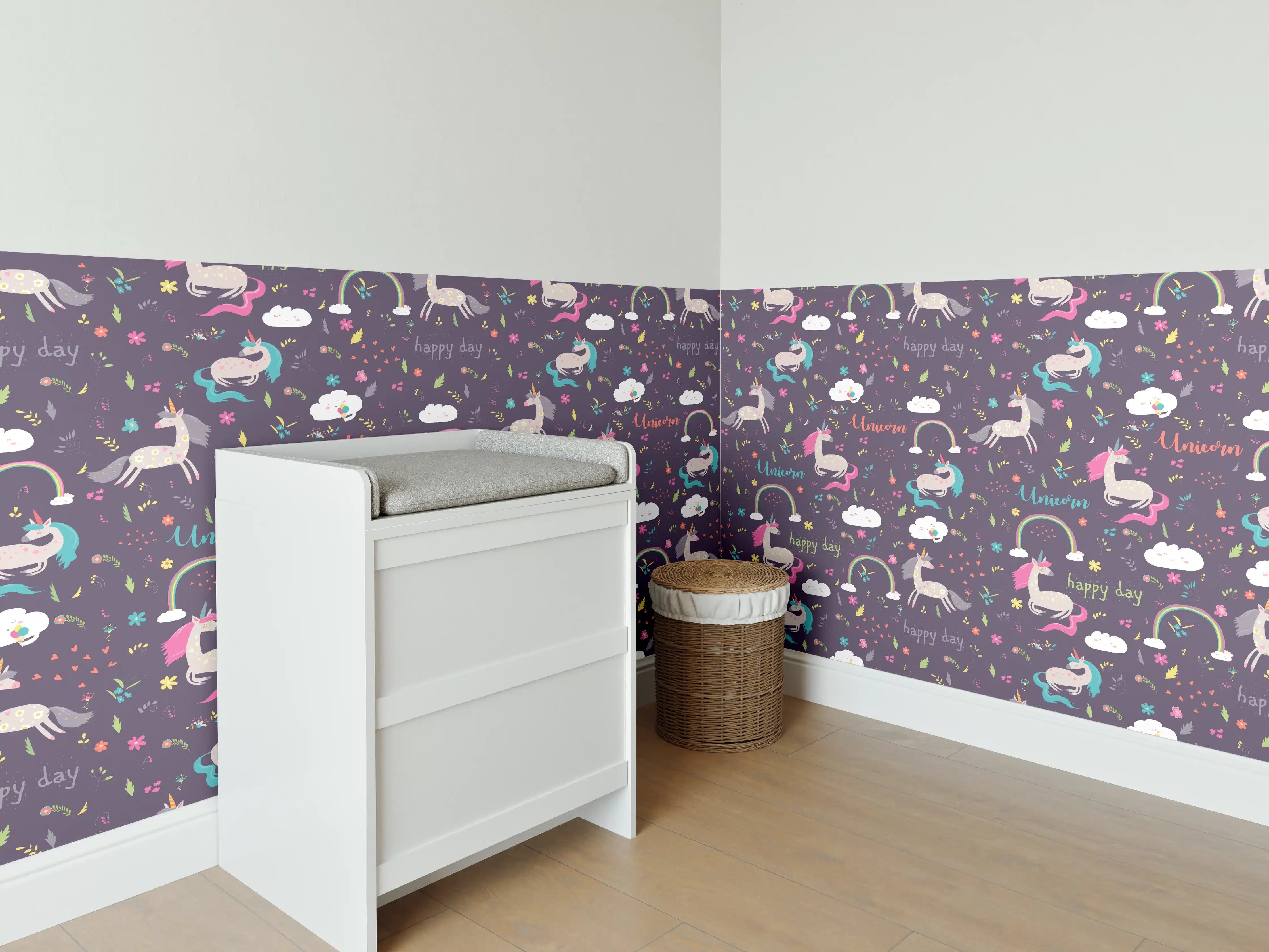 Babyzimmer Wandgestaltung - Magischer Einhorntraum auf dunklem Hintergrund