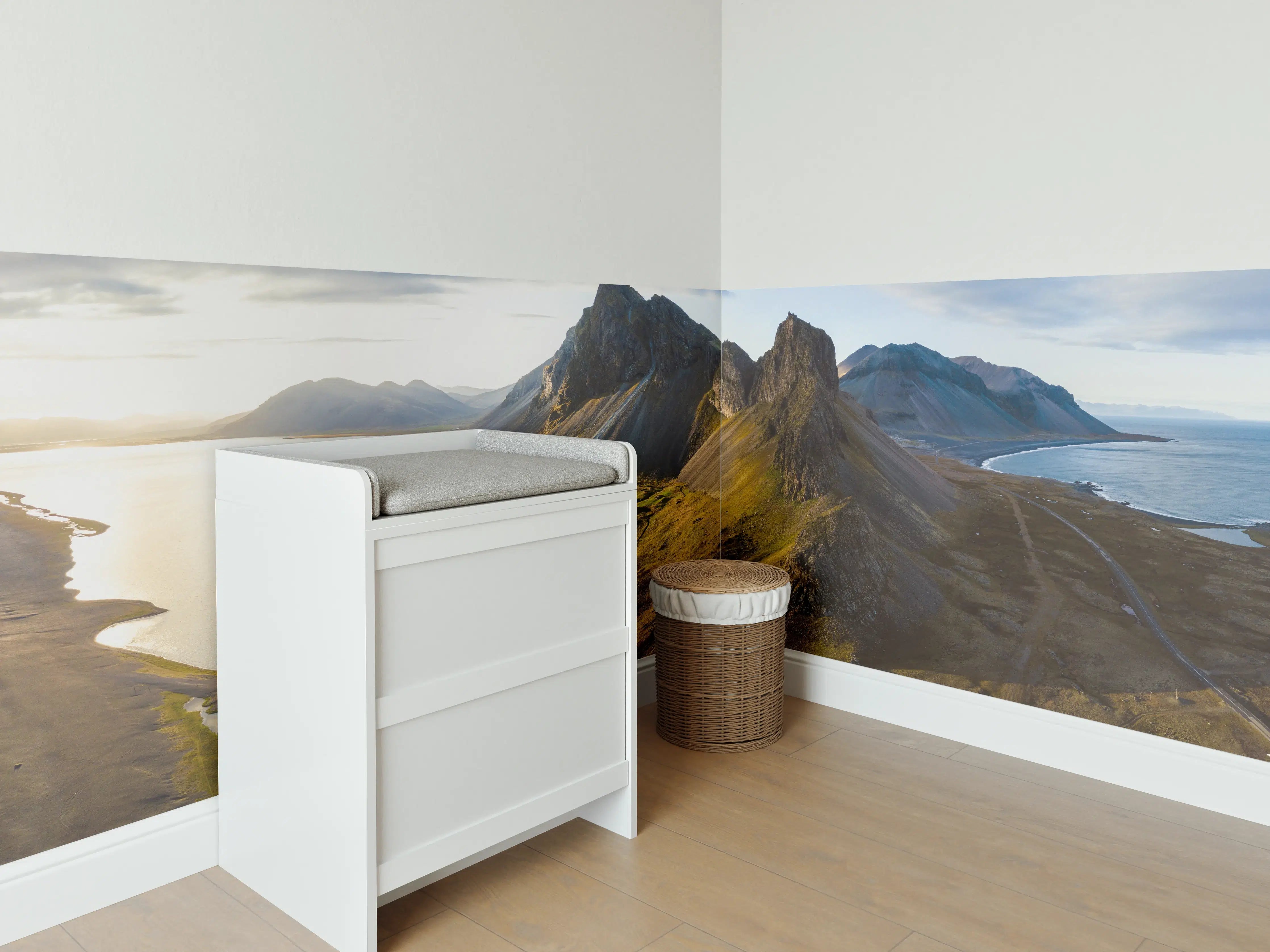 Babyzimmer Wandgestaltung - Majestätische Berge und Wasserstraßen in natürlicher Schönheit