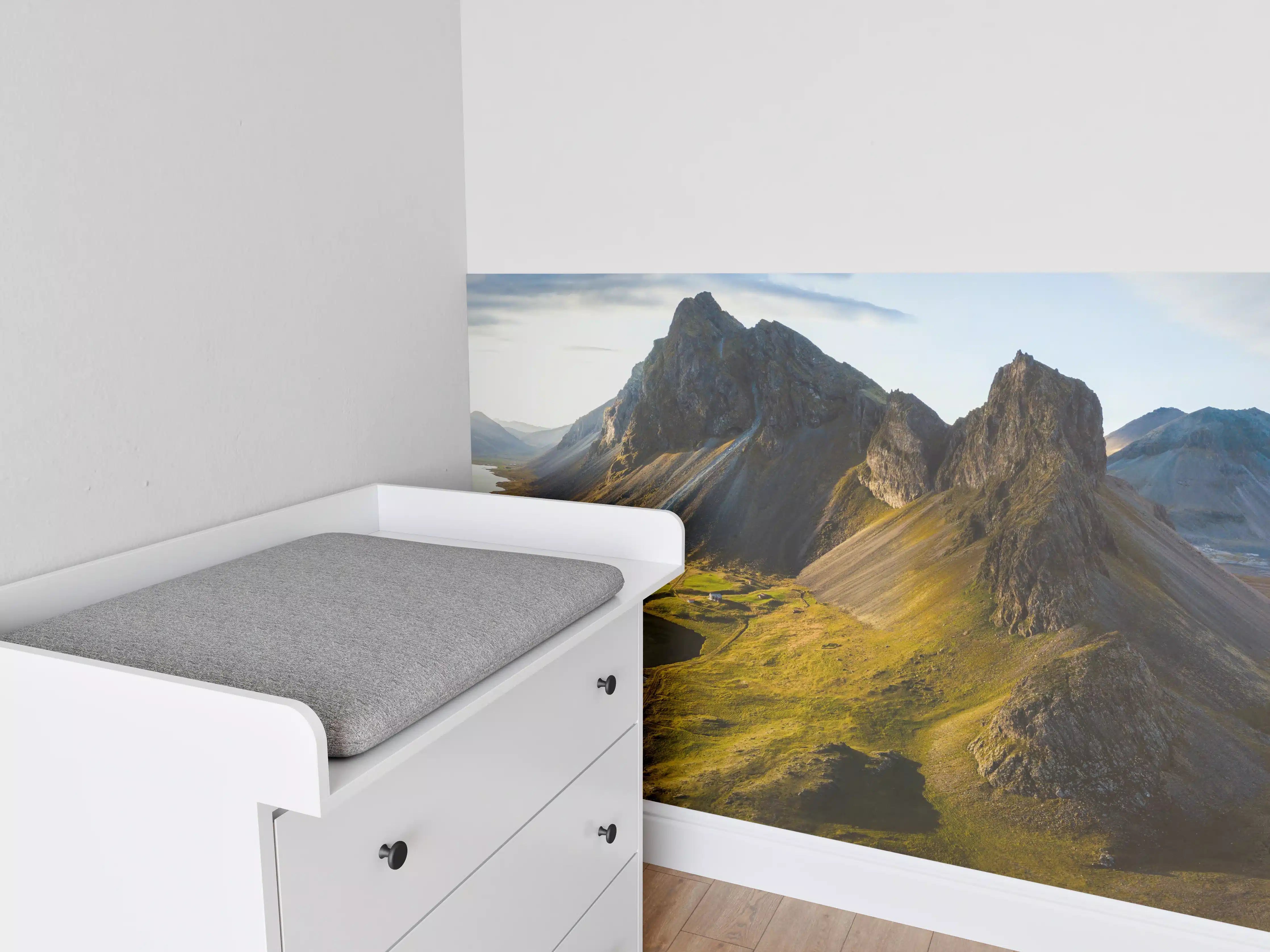 Babyzimmer Wandgestaltung - Majestätische Berge und Wasserstraßen in natürlicher Schönheit