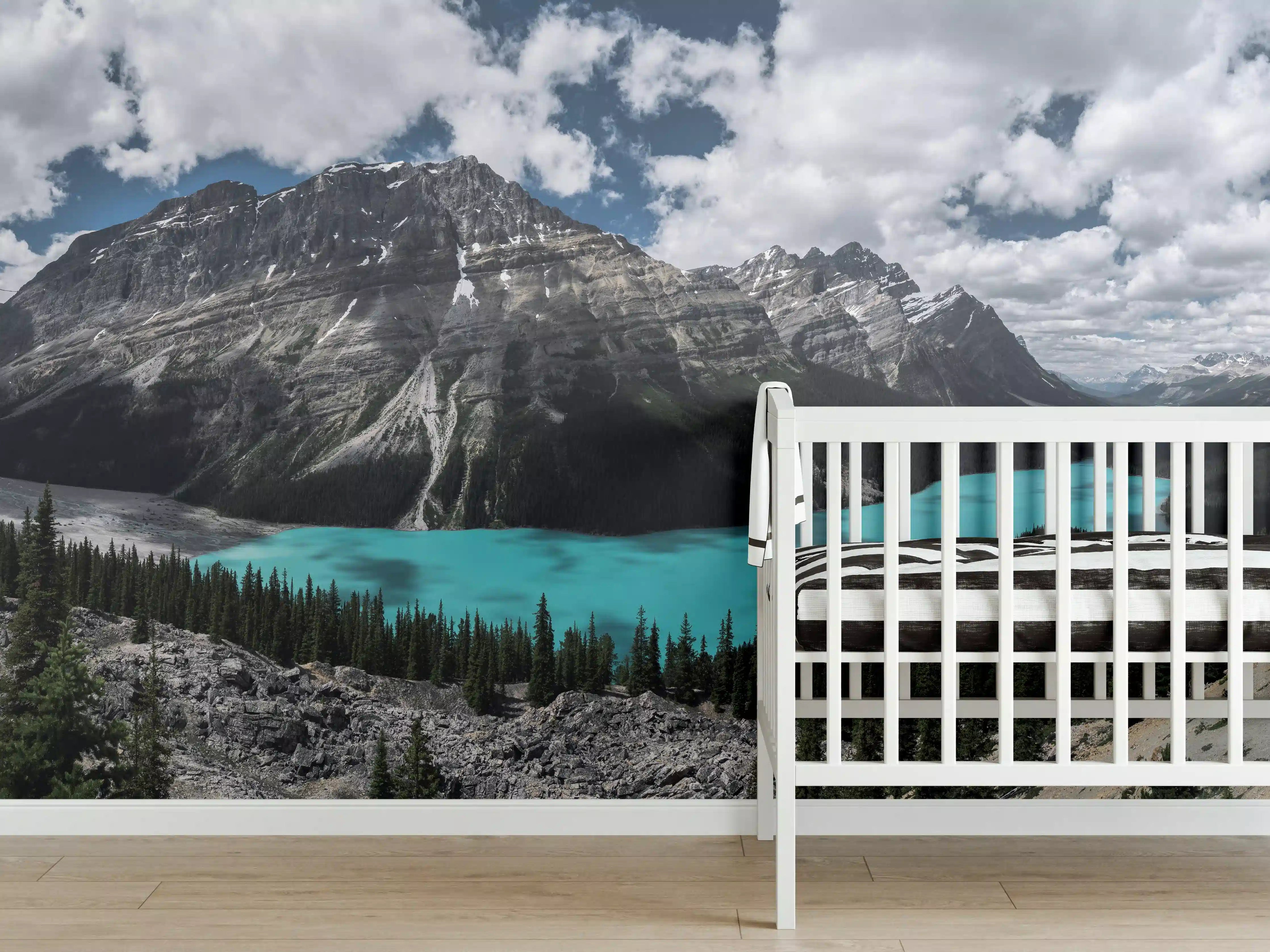 Babyzimmer Wandgestaltung - Majestätischer Bergsee mit türkisfarbenem Wasser