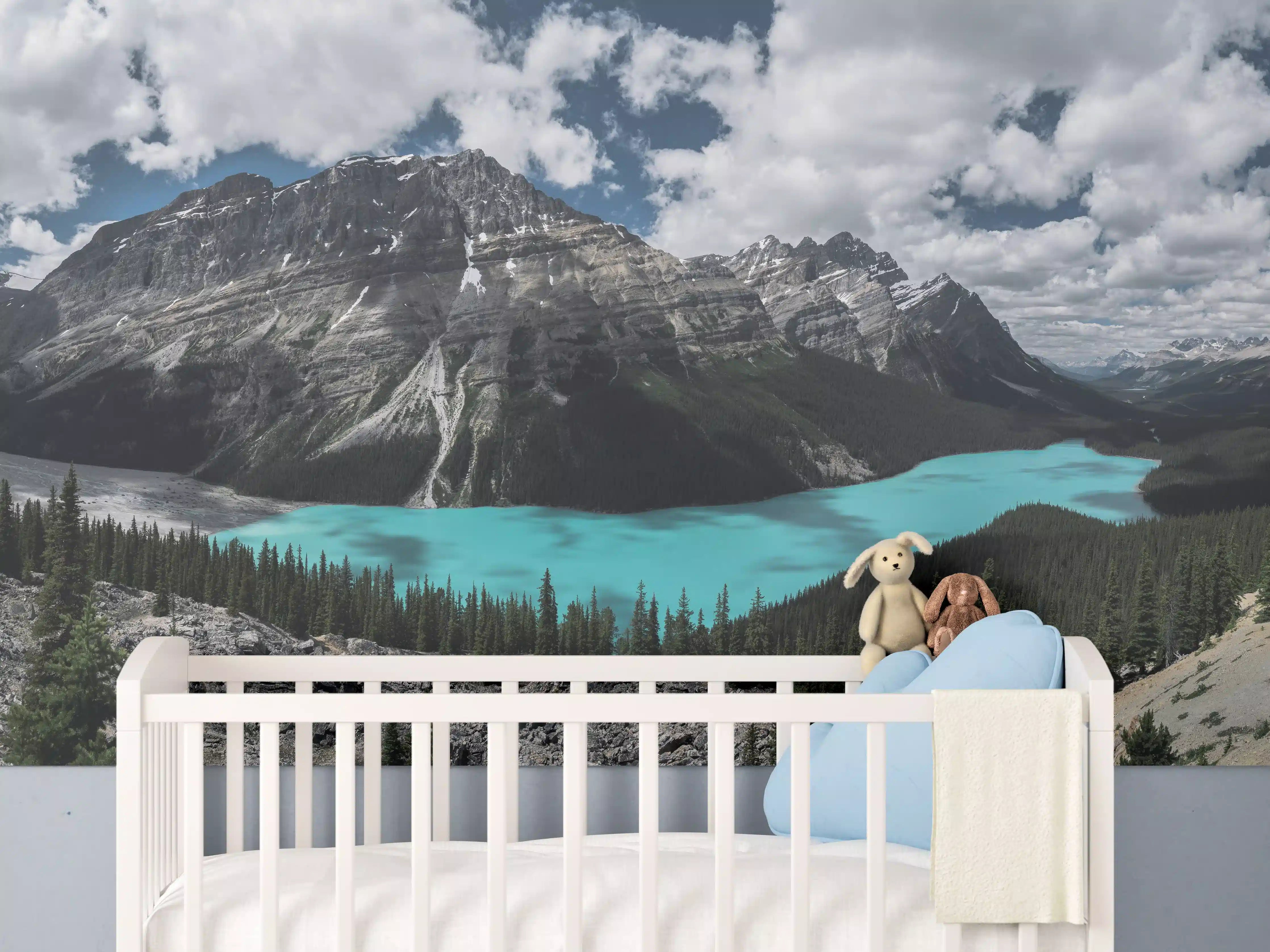 Babyzimmer Wandgestaltung - Majestätischer Bergsee mit türkisfarbenem Wasser