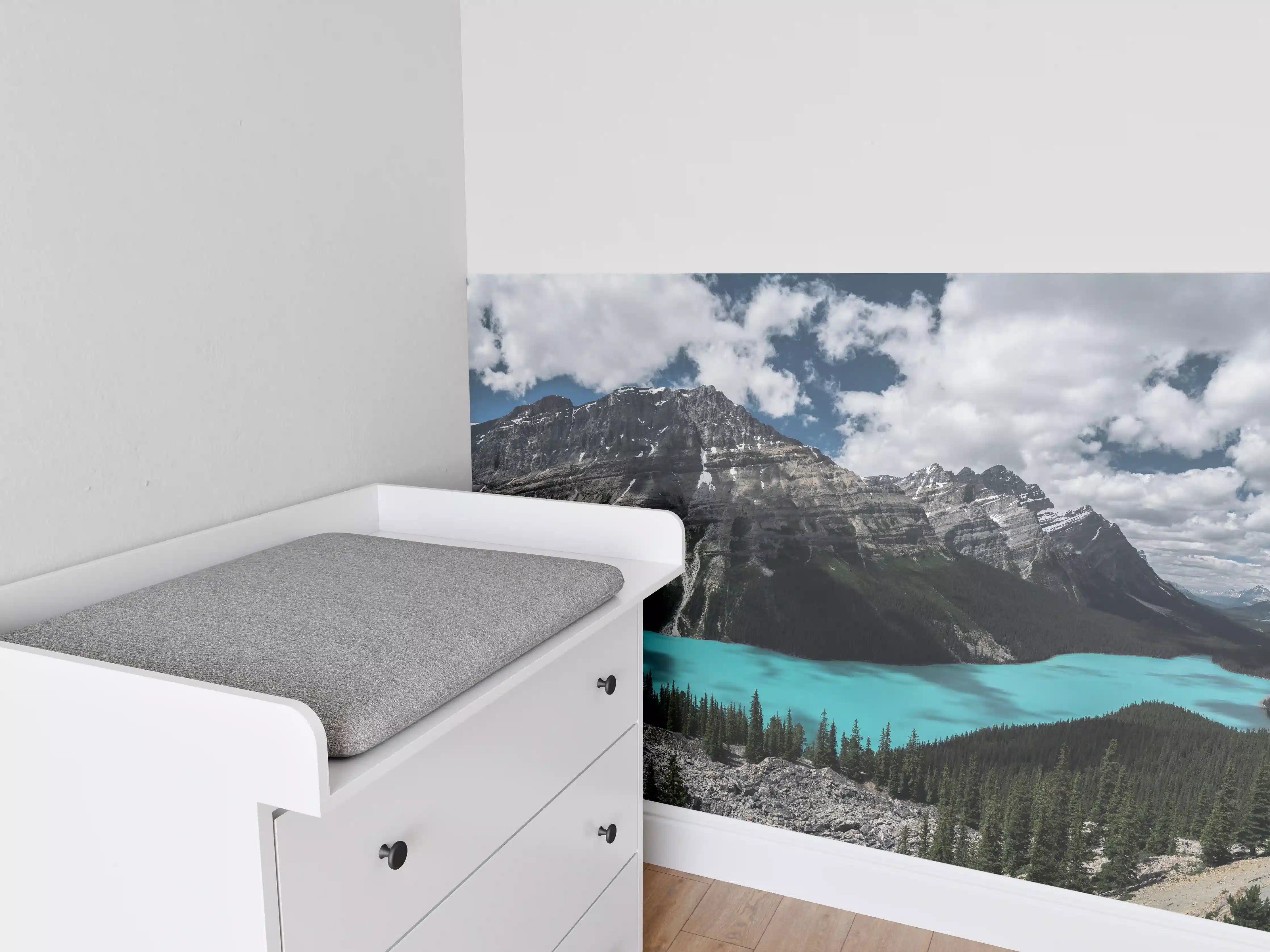 Babyzimmer Wandgestaltung - Majestätischer Bergsee mit türkisfarbenem Wasser