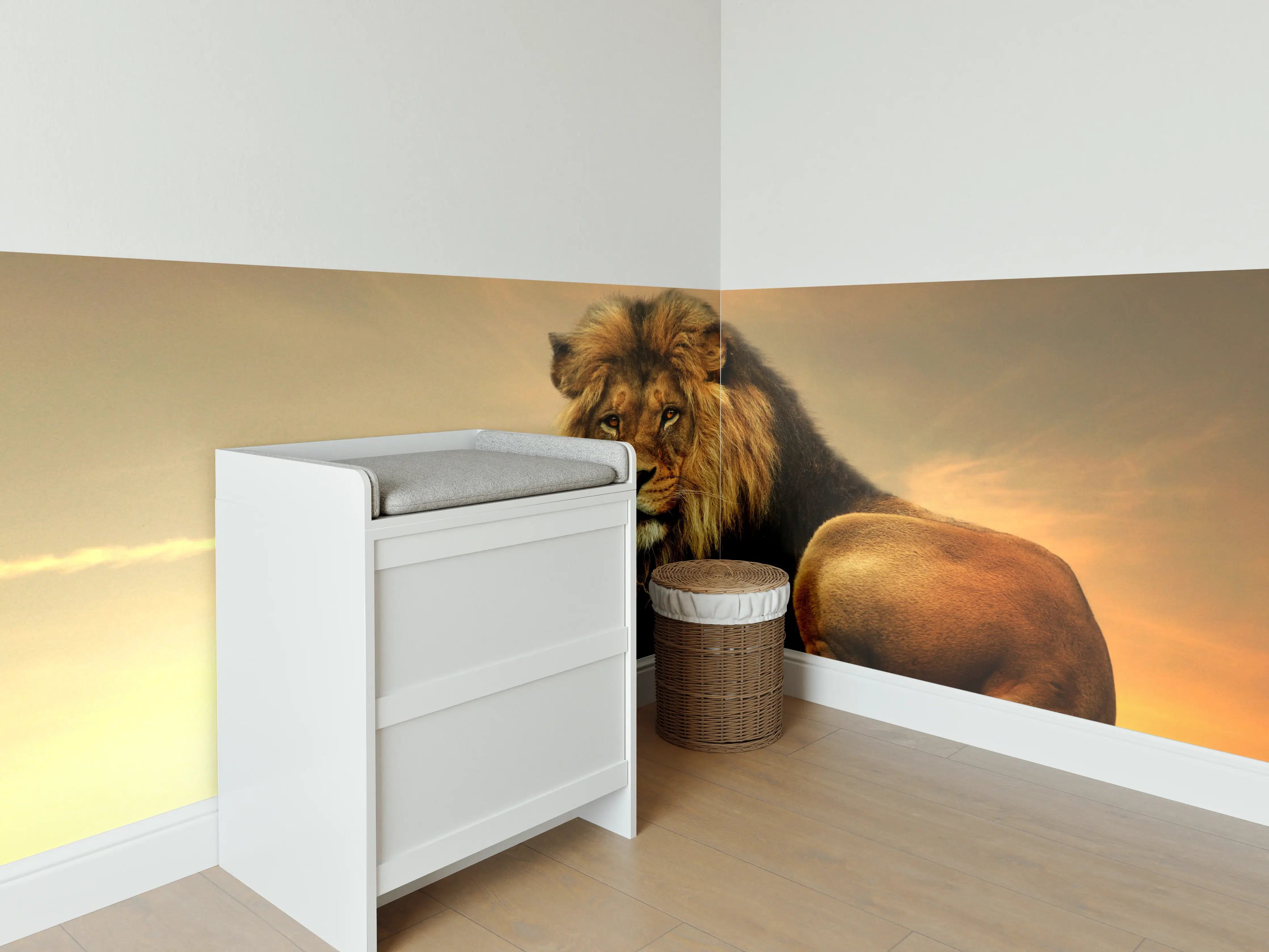 Babyzimmer Wandgestaltung - Majestätischer Löwe auf Fels