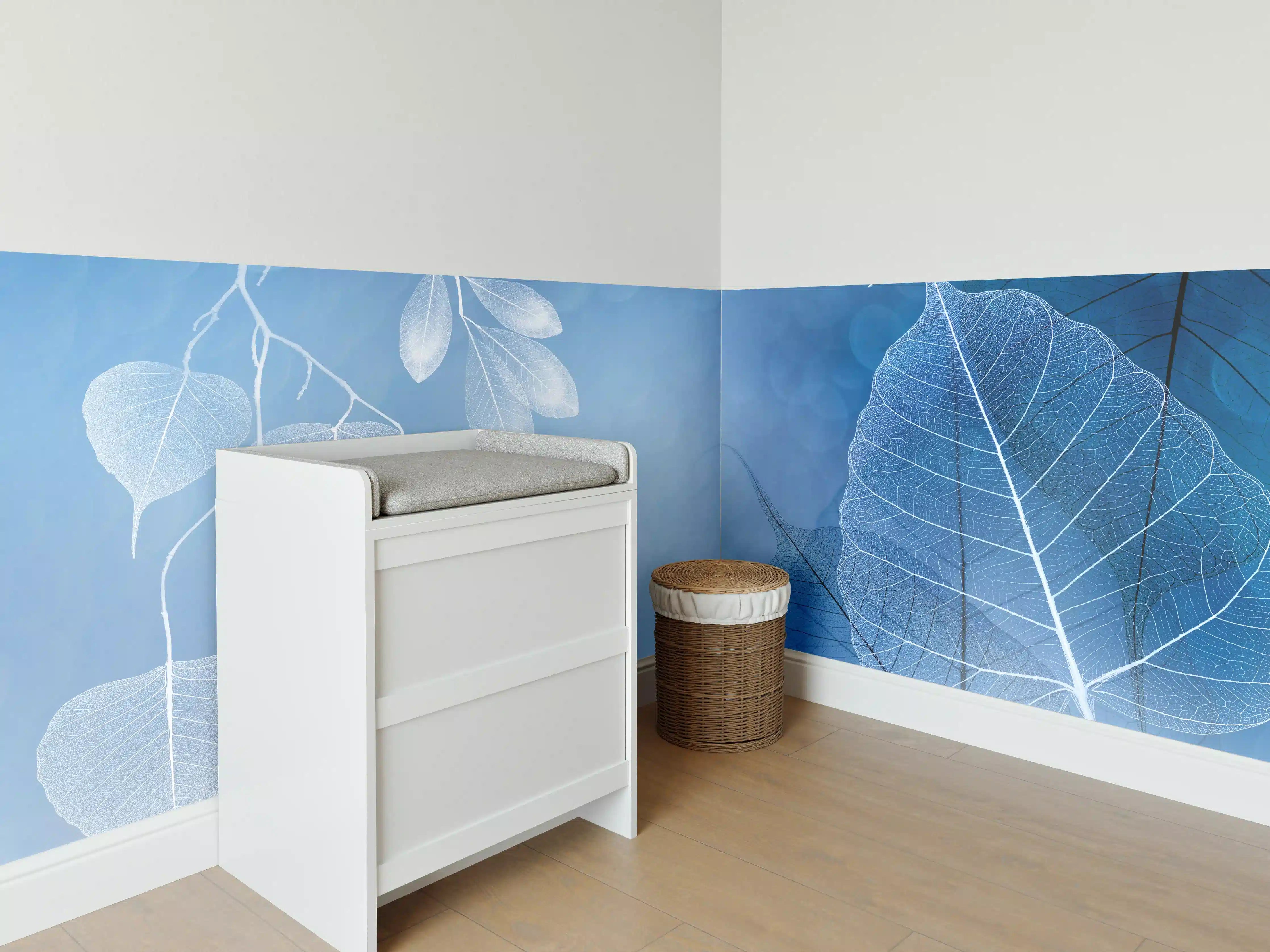 Babyzimmer Wandgestaltung - Makro Blätter Blau-Grau Kunst