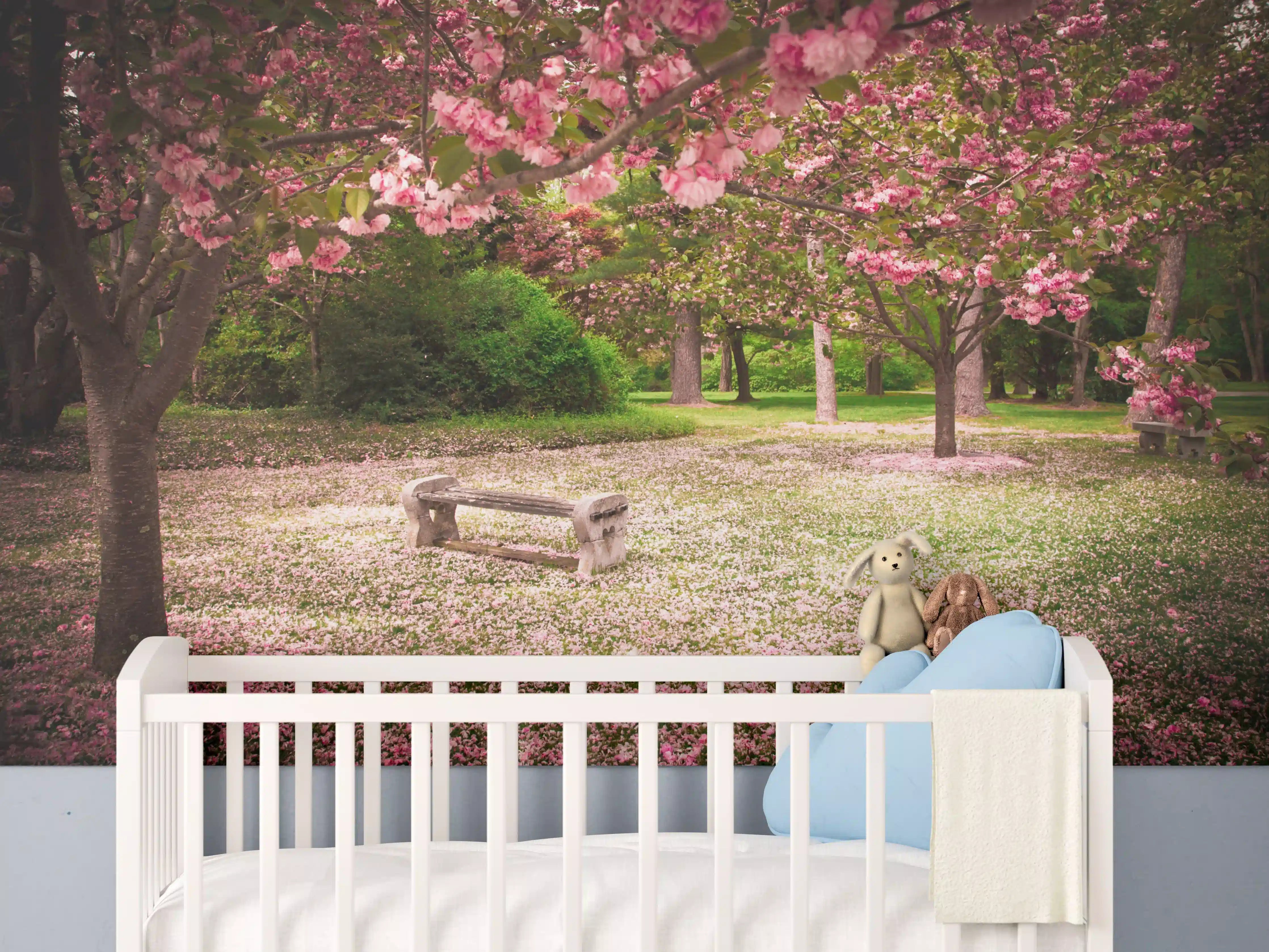 Babyzimmer Wandgestaltung - Malerischer Frühlingsgarten mit blühenden Kirschbäumen