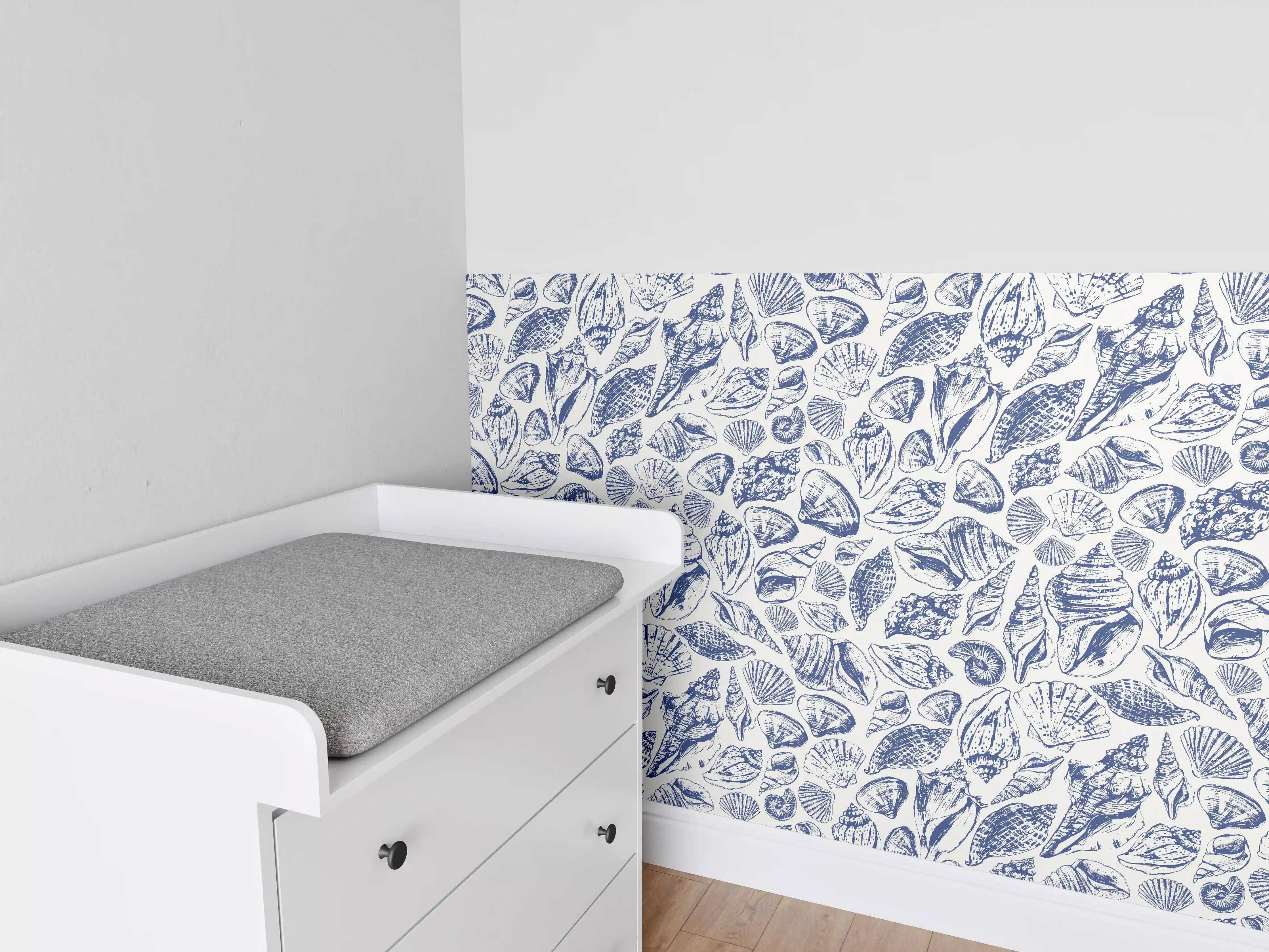 Babyzimmer Wandgestaltung - Maritimes Muschelmuster Blau-Weiß