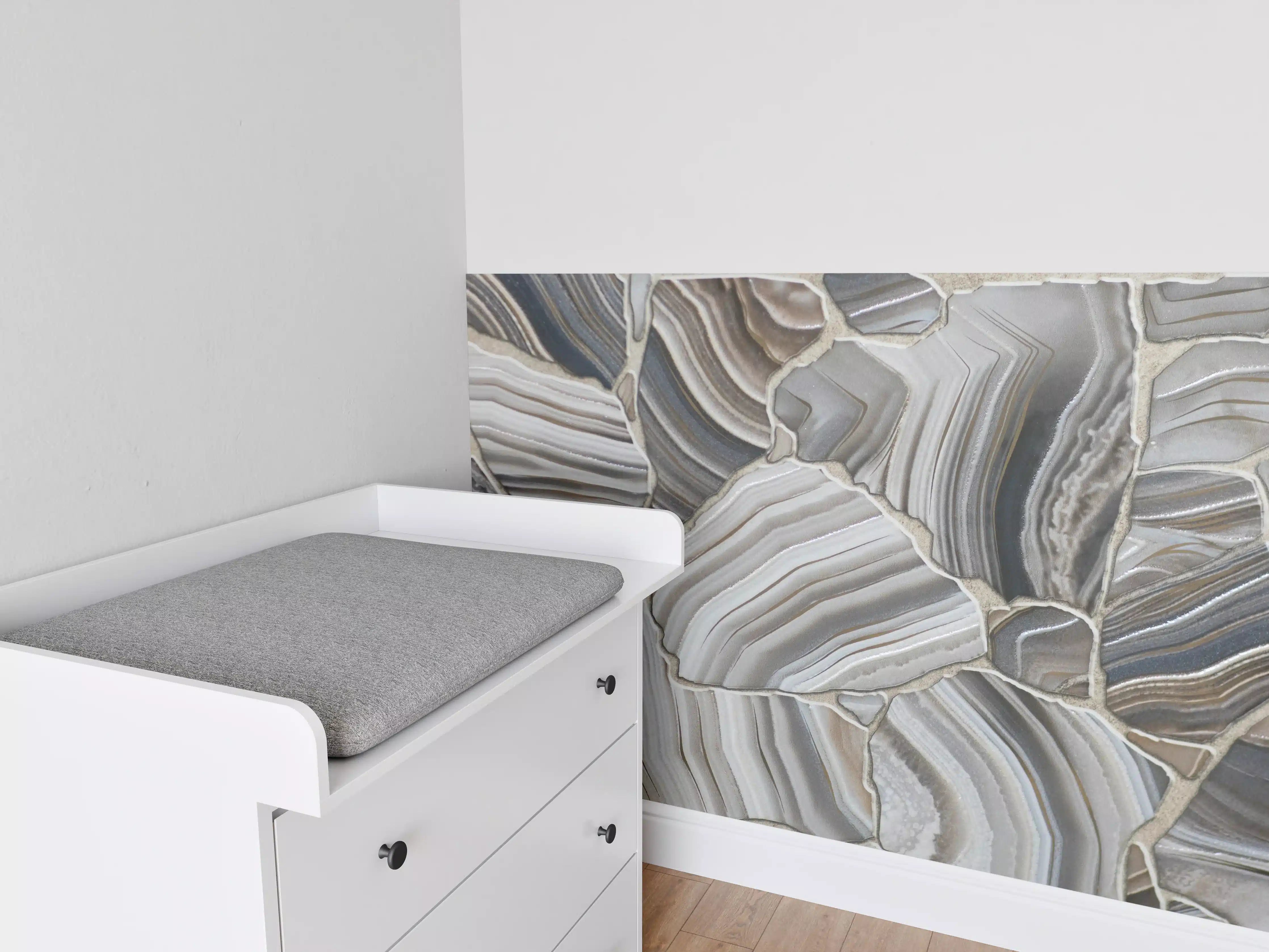Babyzimmer Wandgestaltung - Marmorierte Steinstruktur in neutralen Tönen