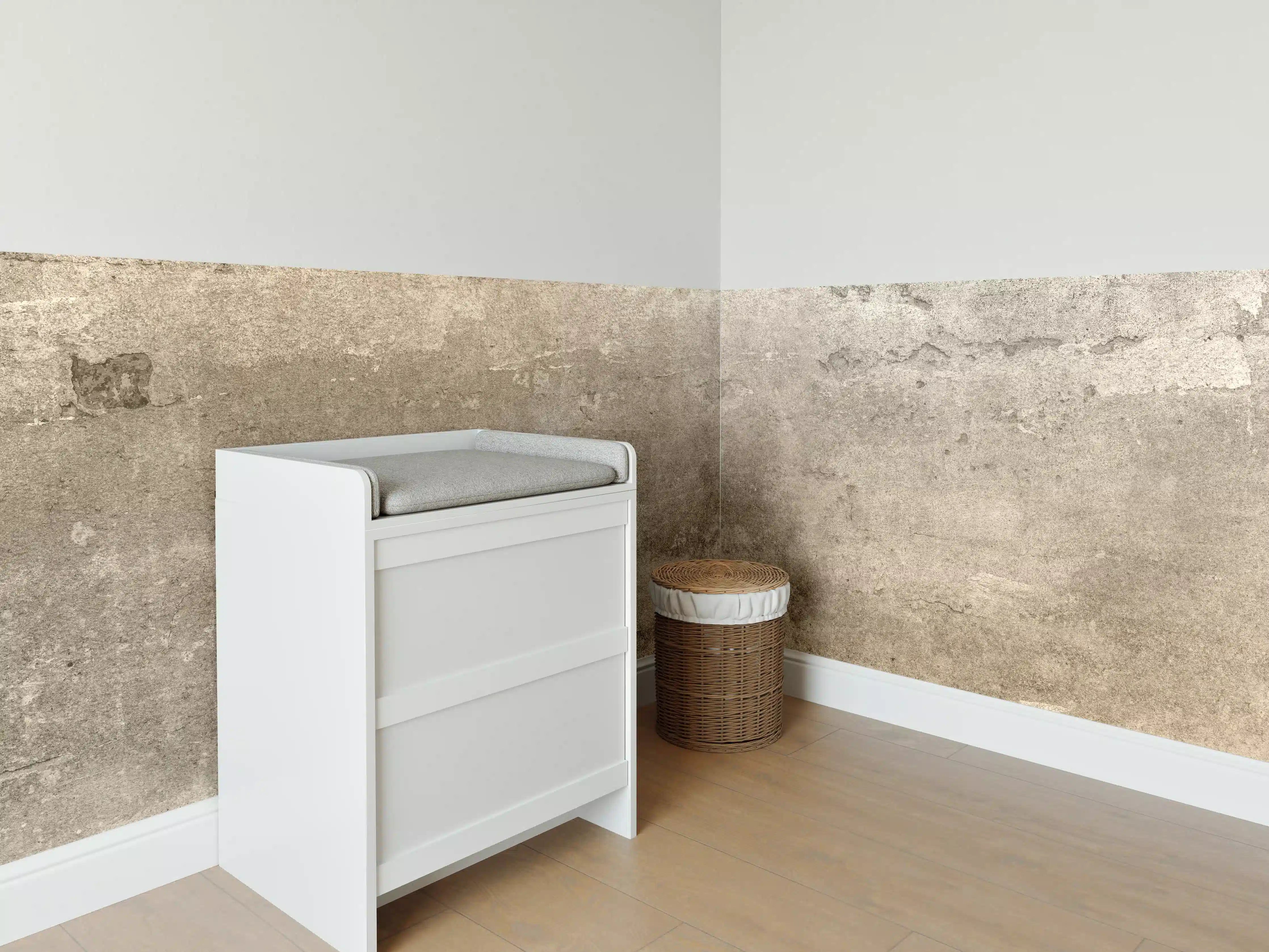 Babyzimmer Wandgestaltung - Massiver beigefarbiger Beton