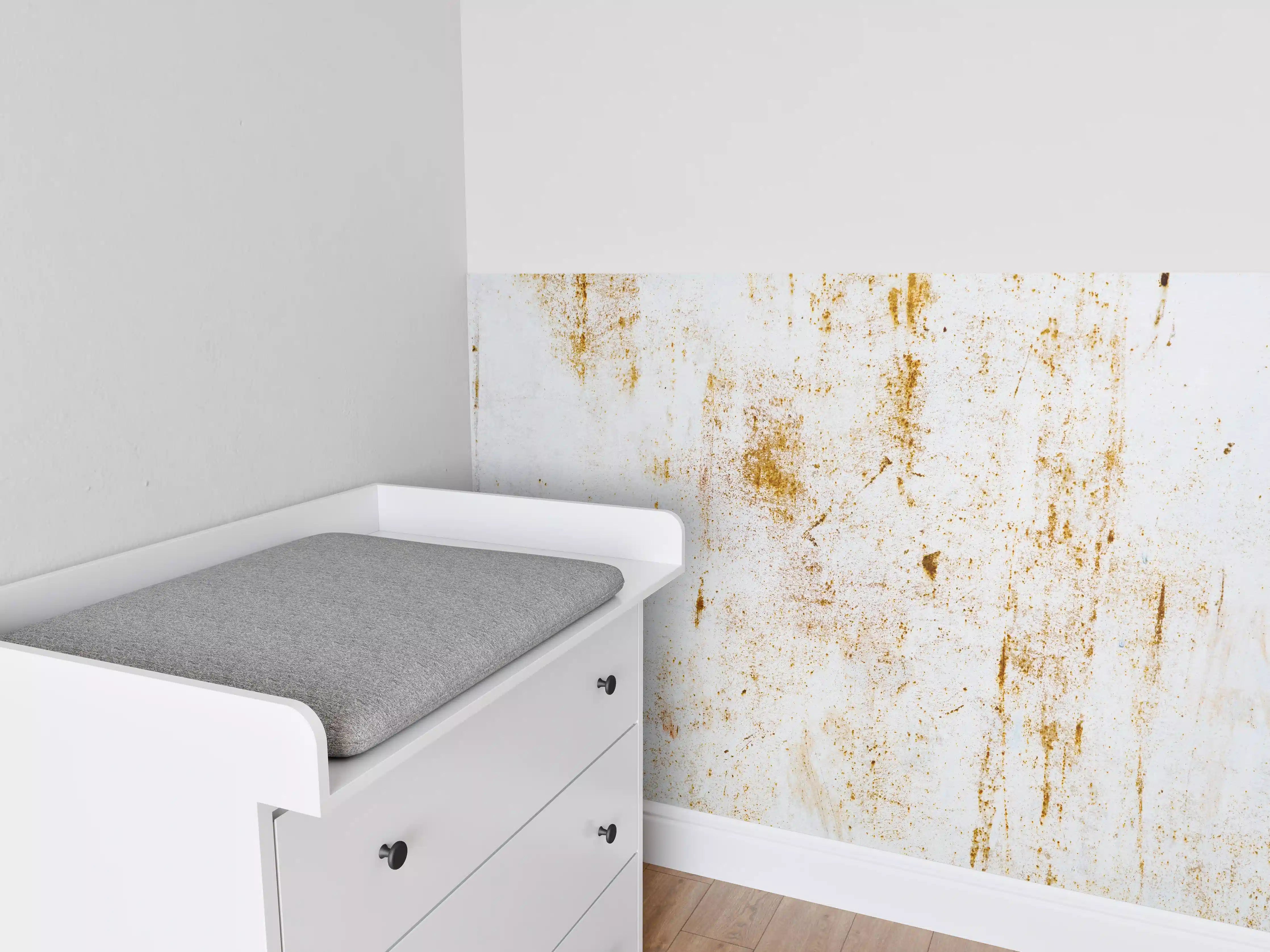 Babyzimmer Wandgestaltung - Metall mit rauer Rostoberfläche 