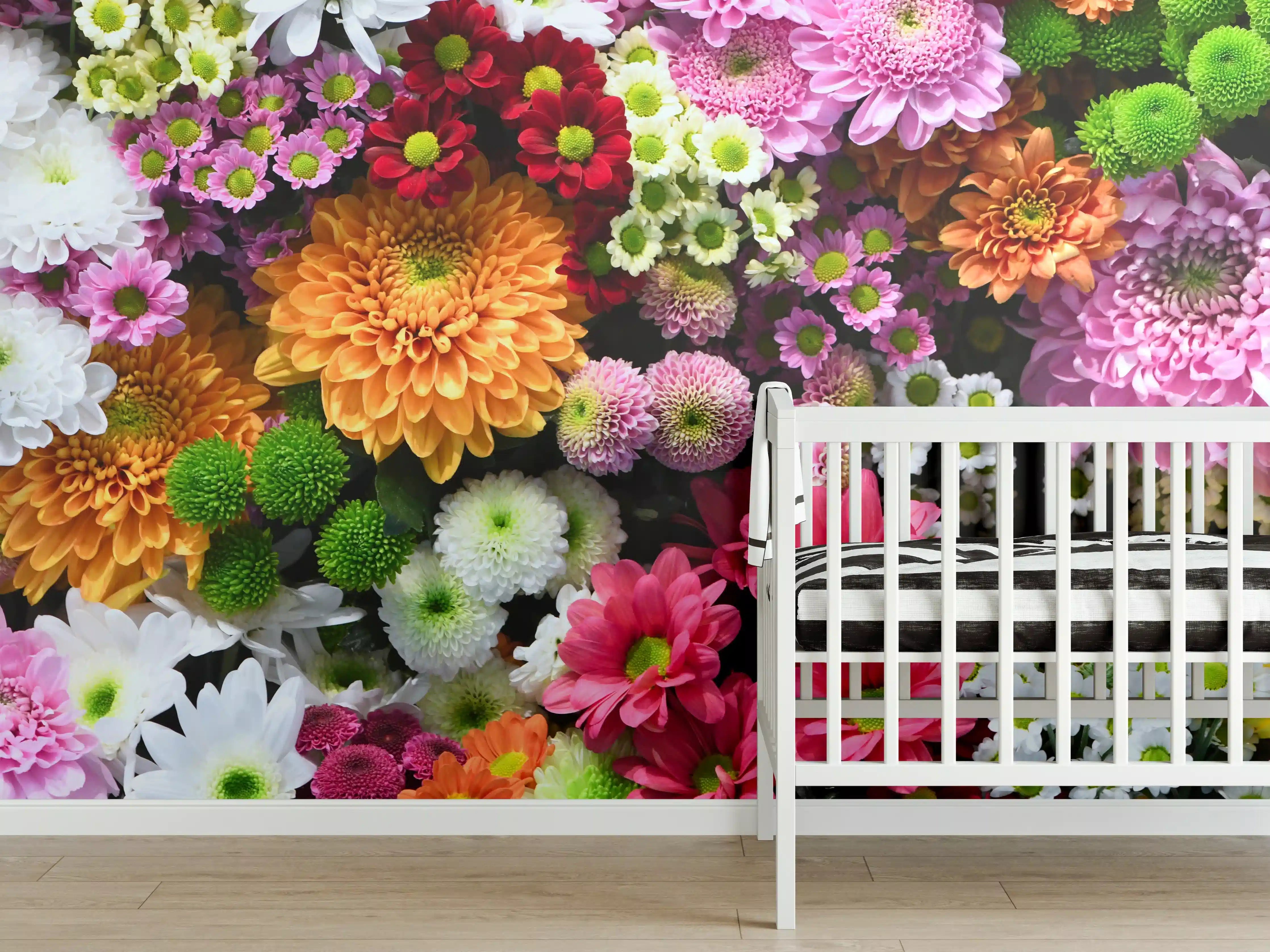 Babyzimmer Wandgestaltung - Mix aus bunten Frühlingsblumen