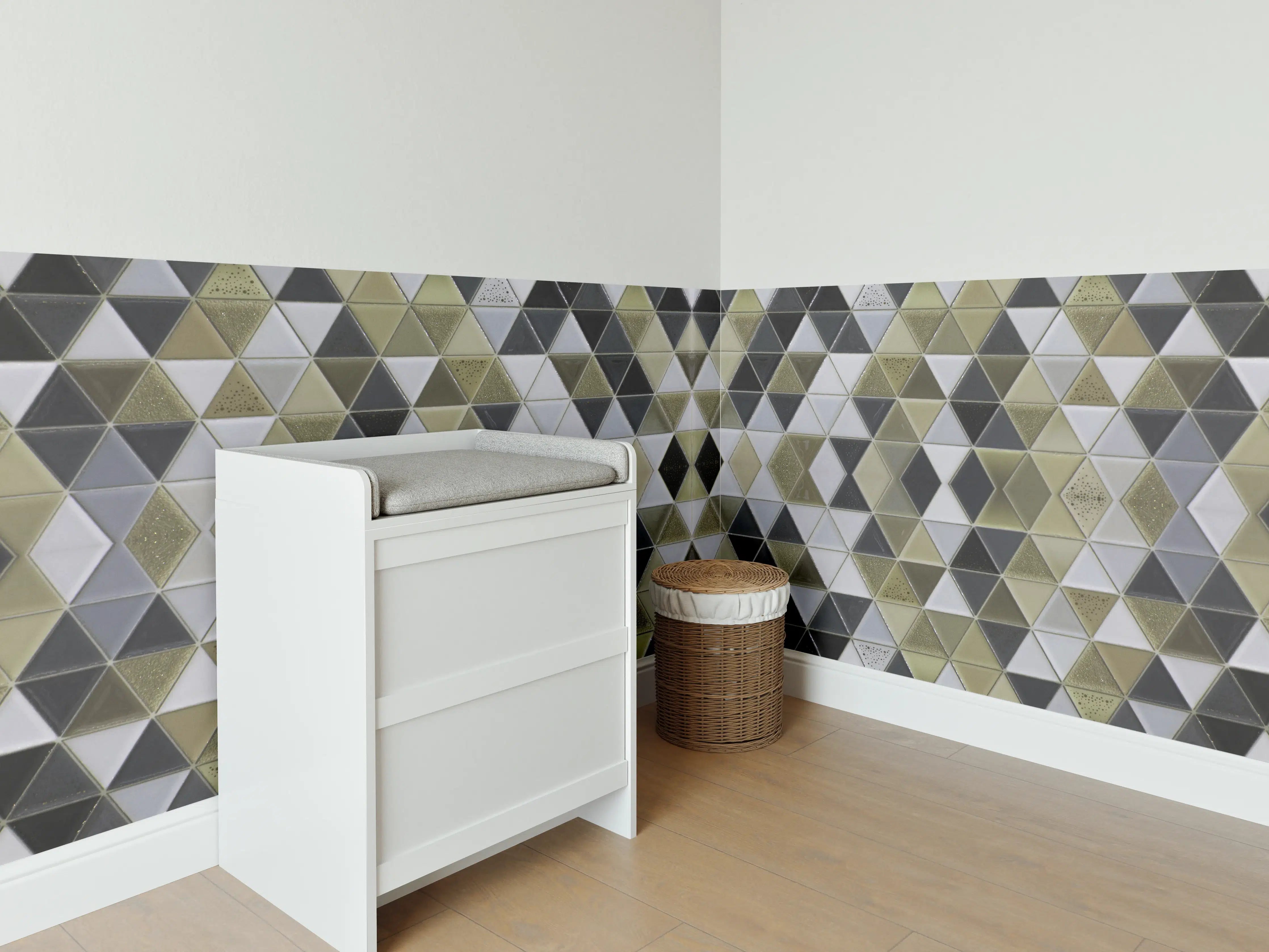 Babyzimmer Wandgestaltung - Moderne Mosaikfliesen in Grau-Grüntönen