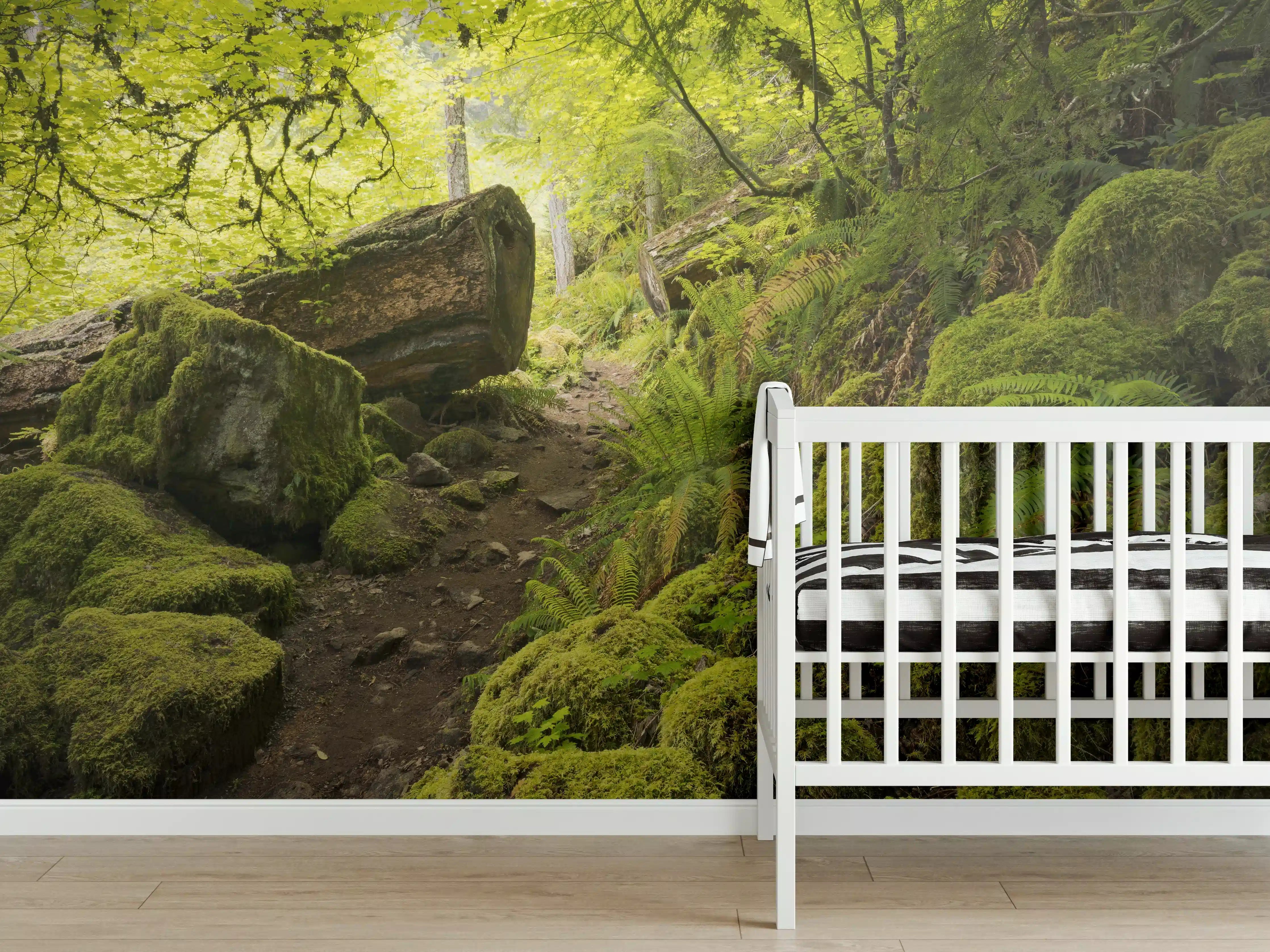 Babyzimmer Wandgestaltung - Moosiger Weg im Wald