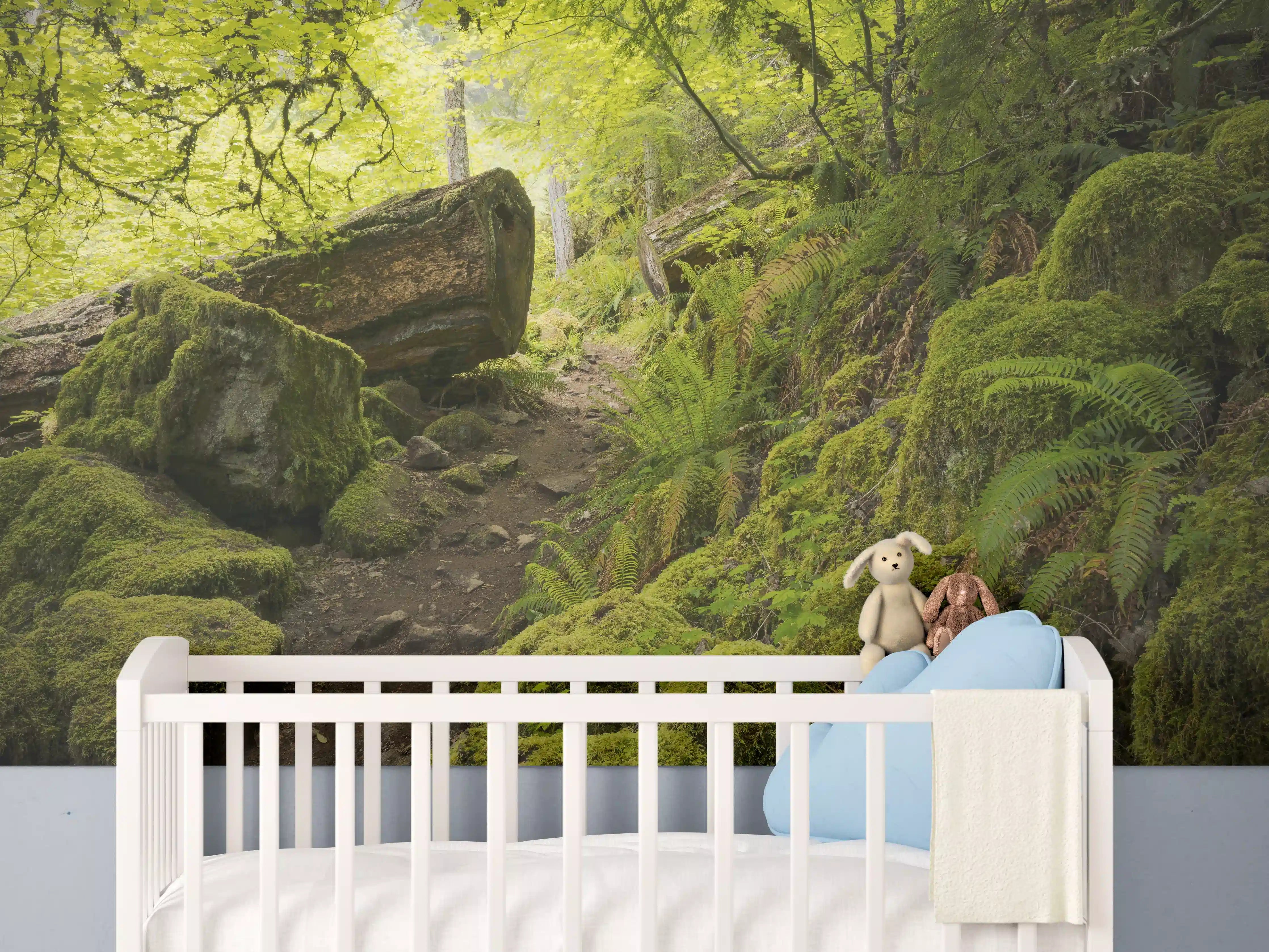 Babyzimmer Wandgestaltung - Moosiger Weg im Wald