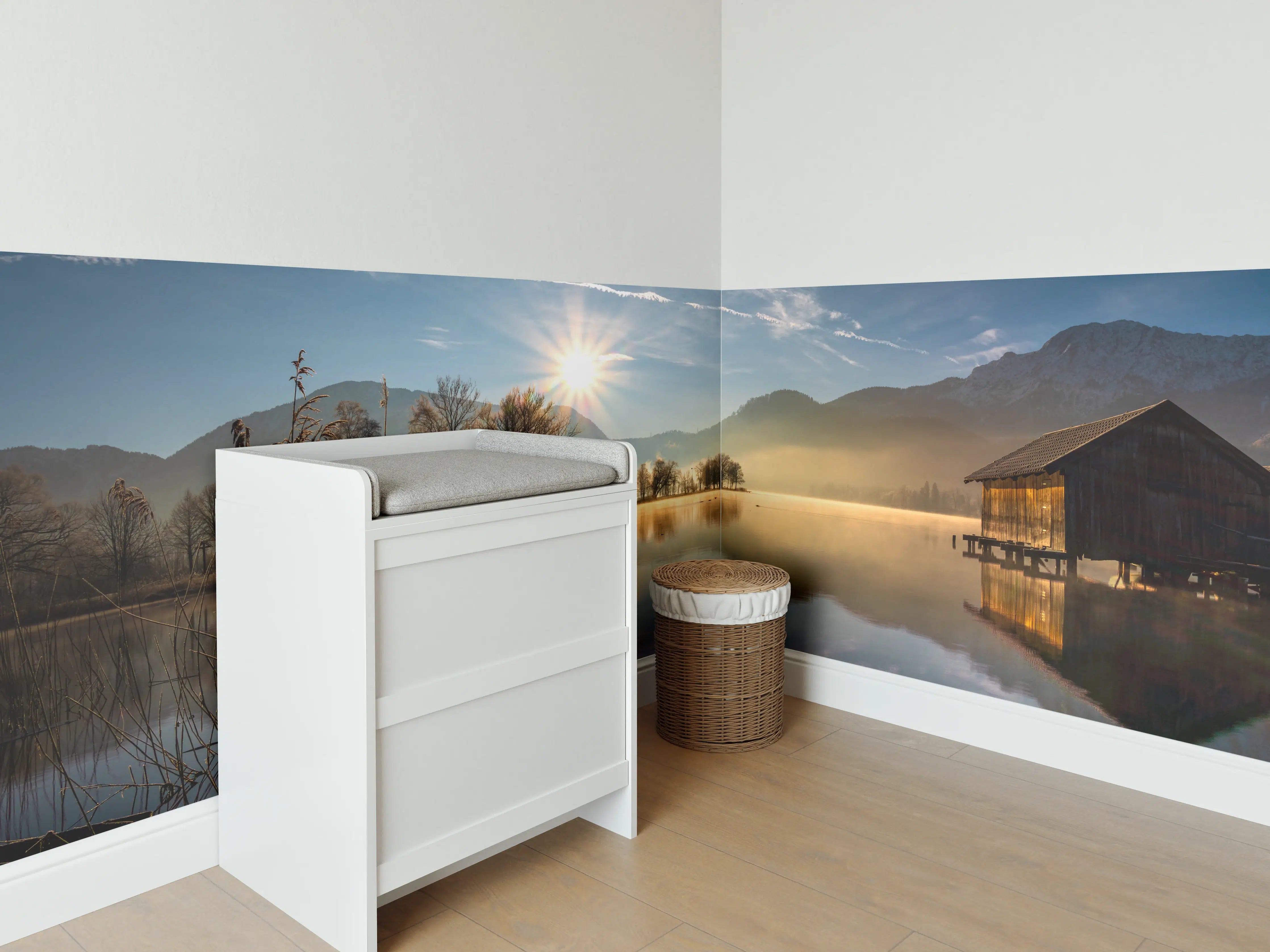 Babyzimmer Wandgestaltung - Morgensonnenblick auf den Bayerischen Kochelsee