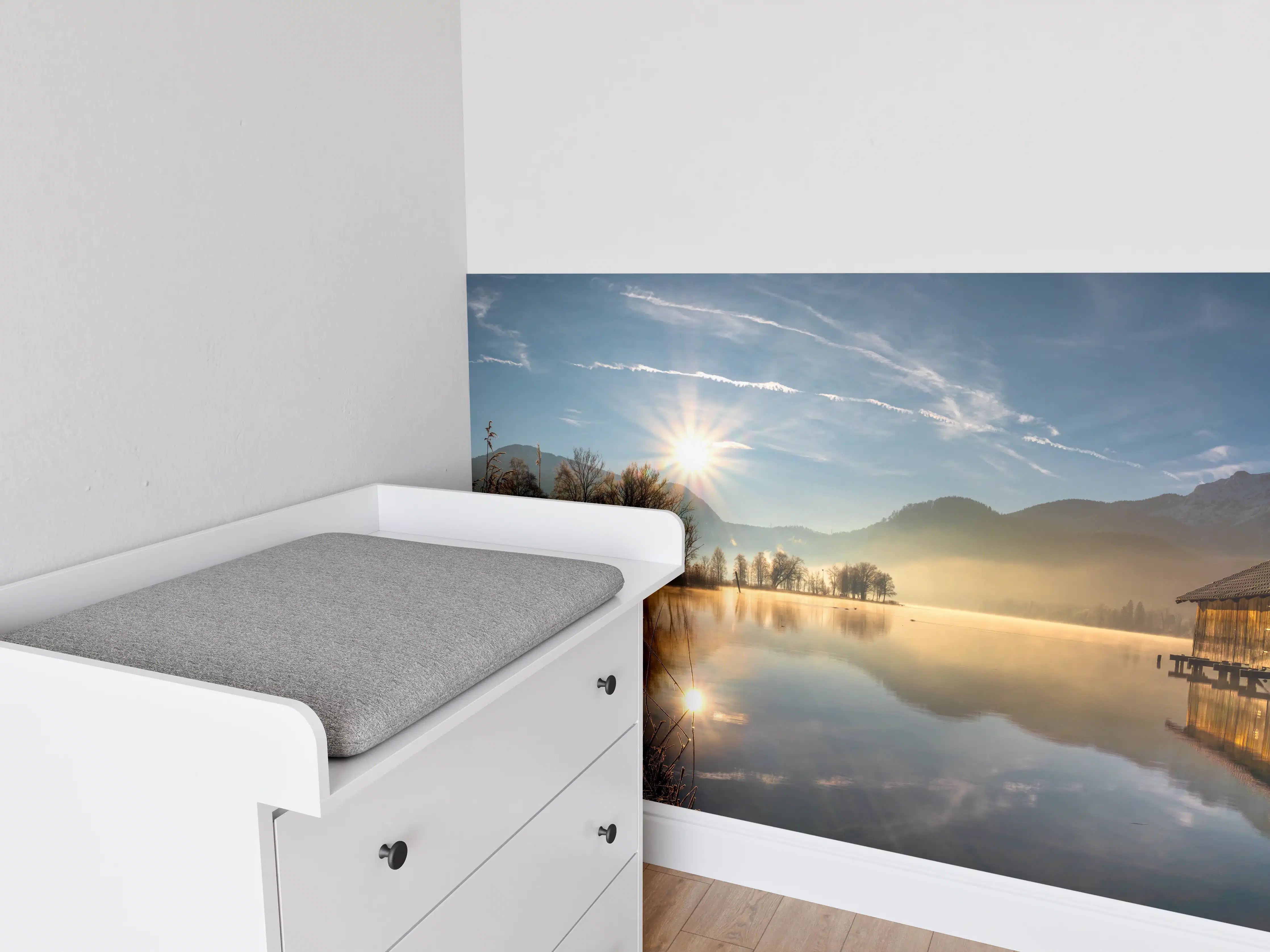 Babyzimmer Wandgestaltung - Morgensonnenblick auf den Bayerischen Kochelsee