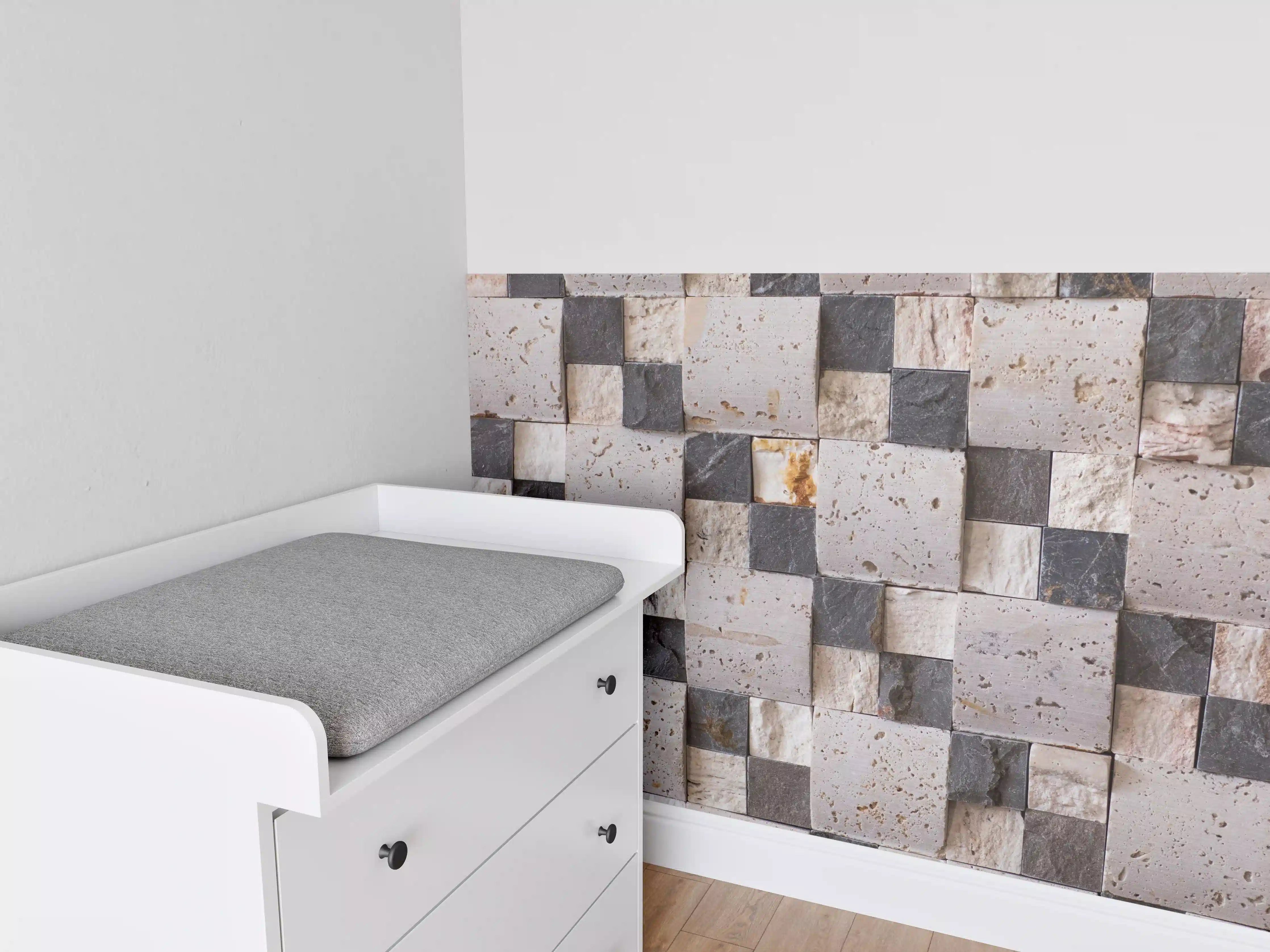 Babyzimmer Wandgestaltung - Mosaikartige Natursteinwand in neutralen Tönen