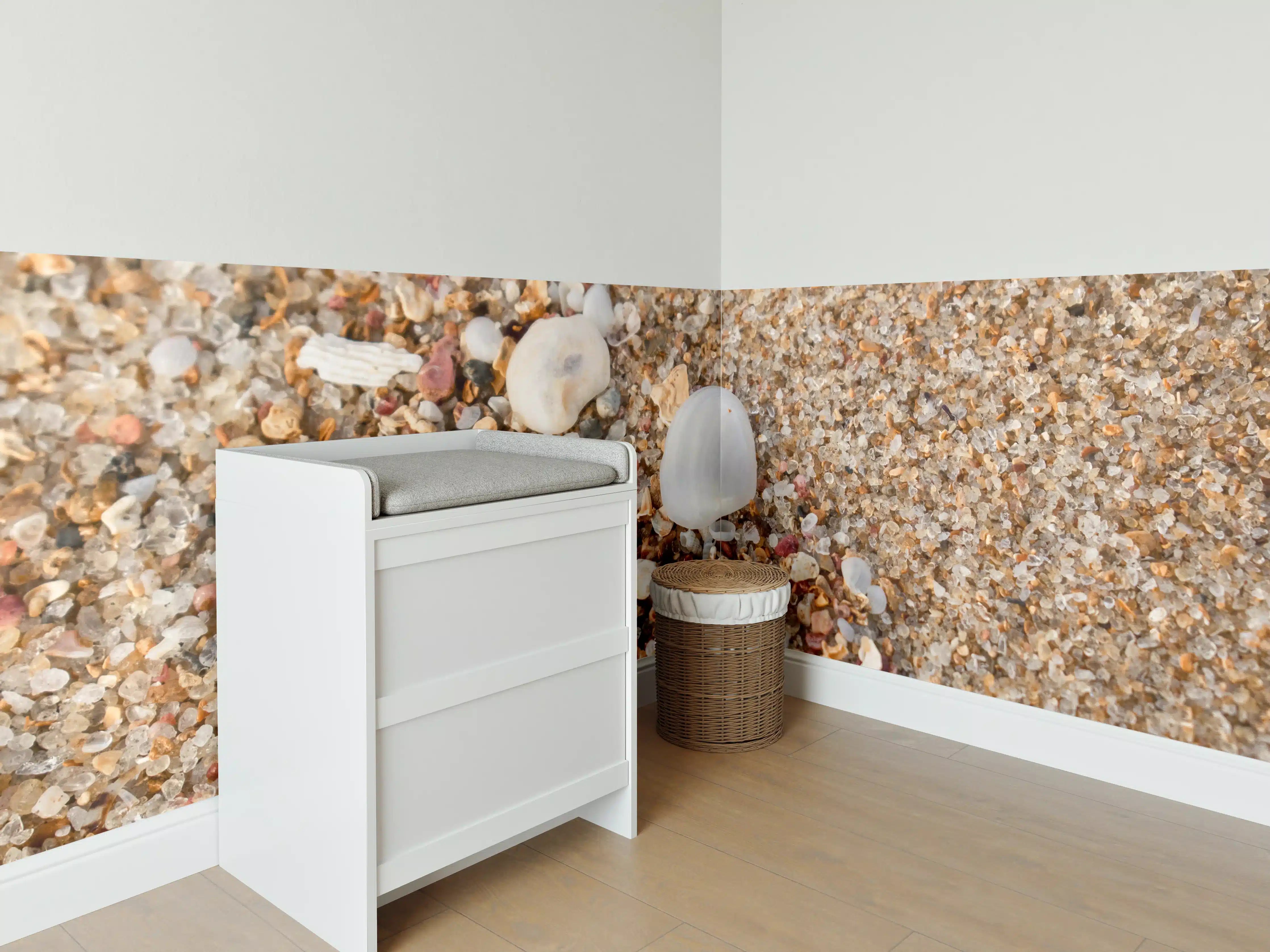 Babyzimmer Wandgestaltung - Muscheln im Strandsand. Shell