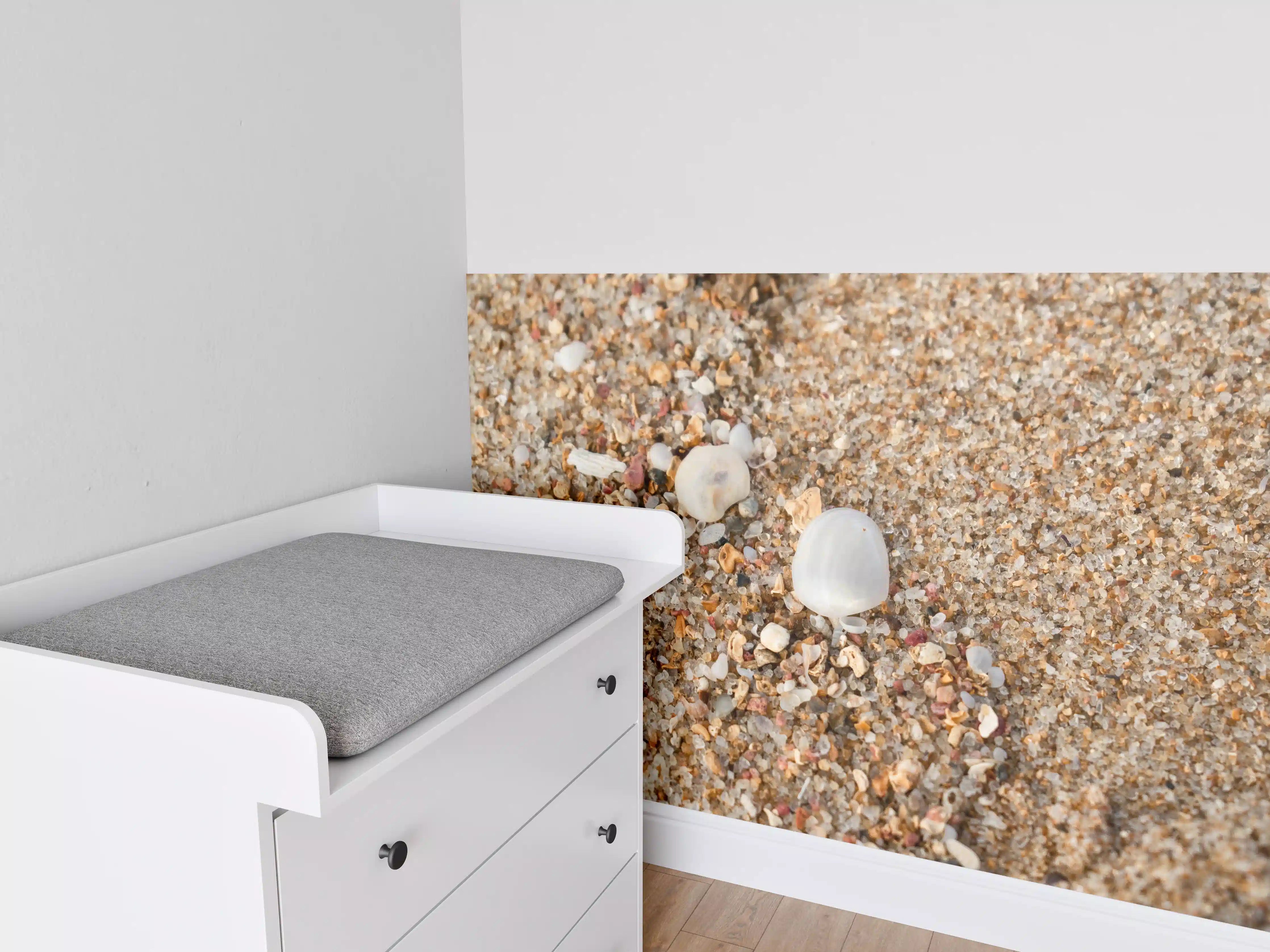 Babyzimmer Wandgestaltung - Muscheln im Strandsand. Shell