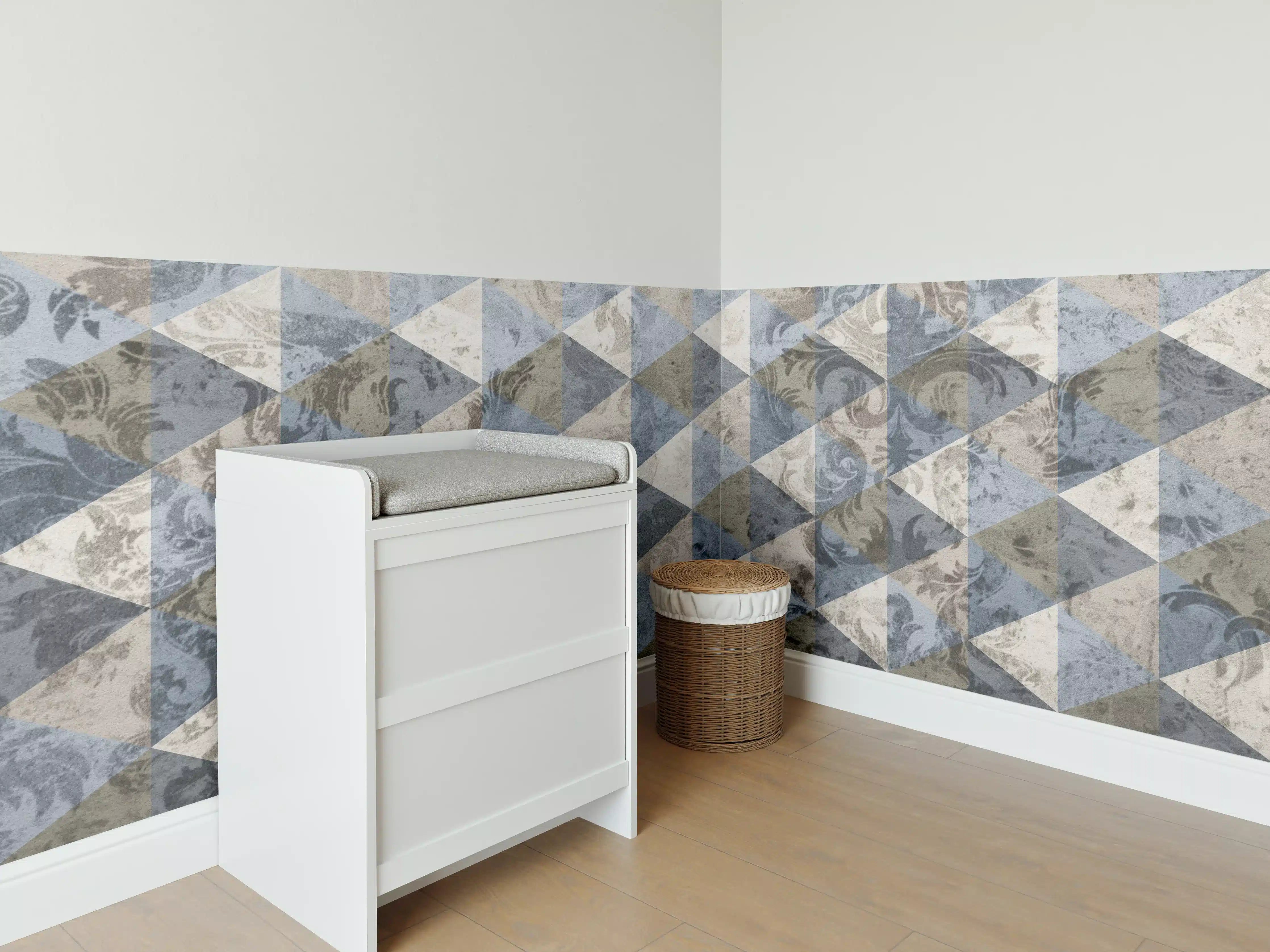 Babyzimmer Wandgestaltung - Muster aus geometrischen Formen in Blau- und Grautönen
