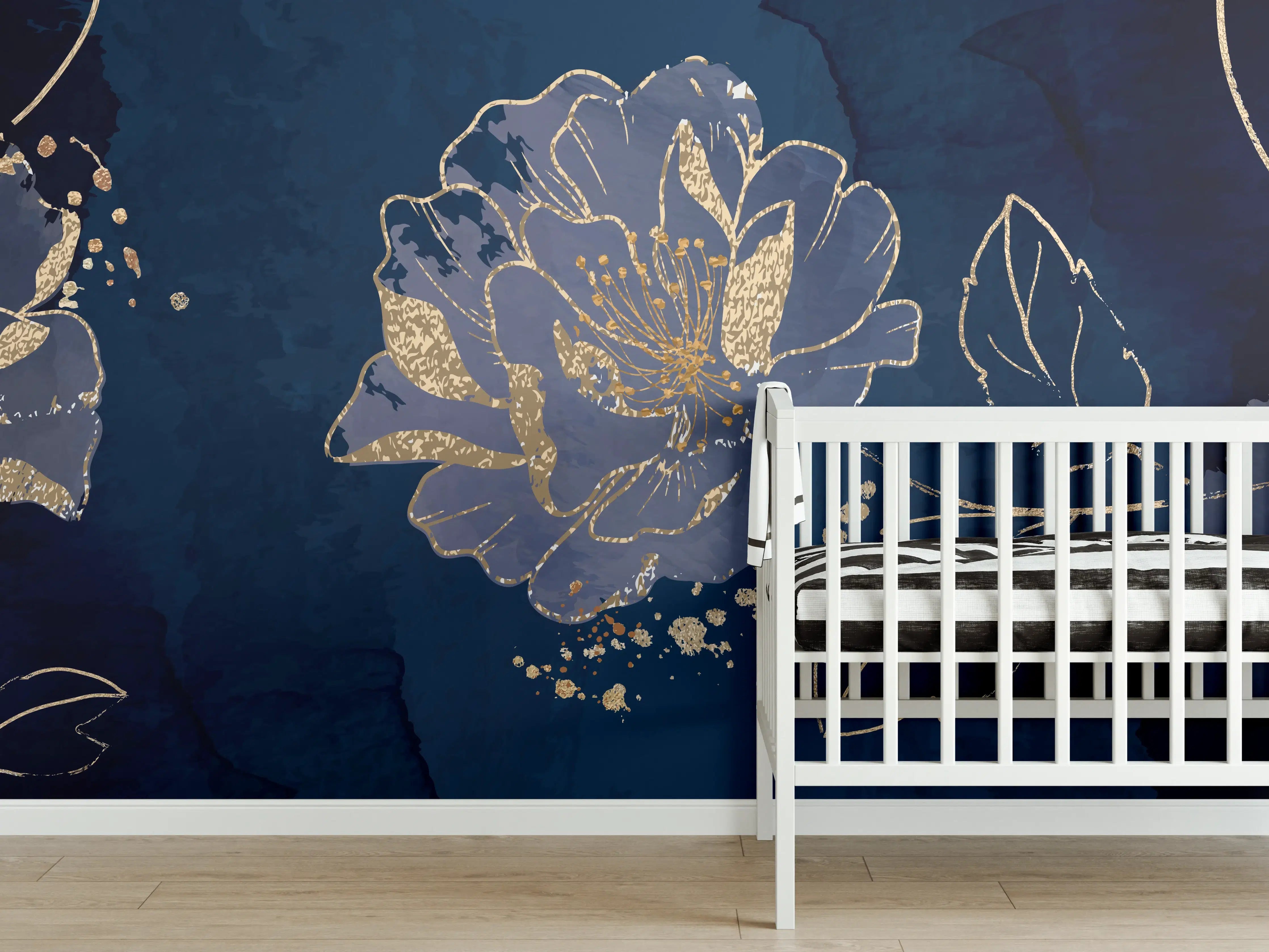 Babyzimmer Wandgestaltung - Nachtblaue Blumen Goldakzente