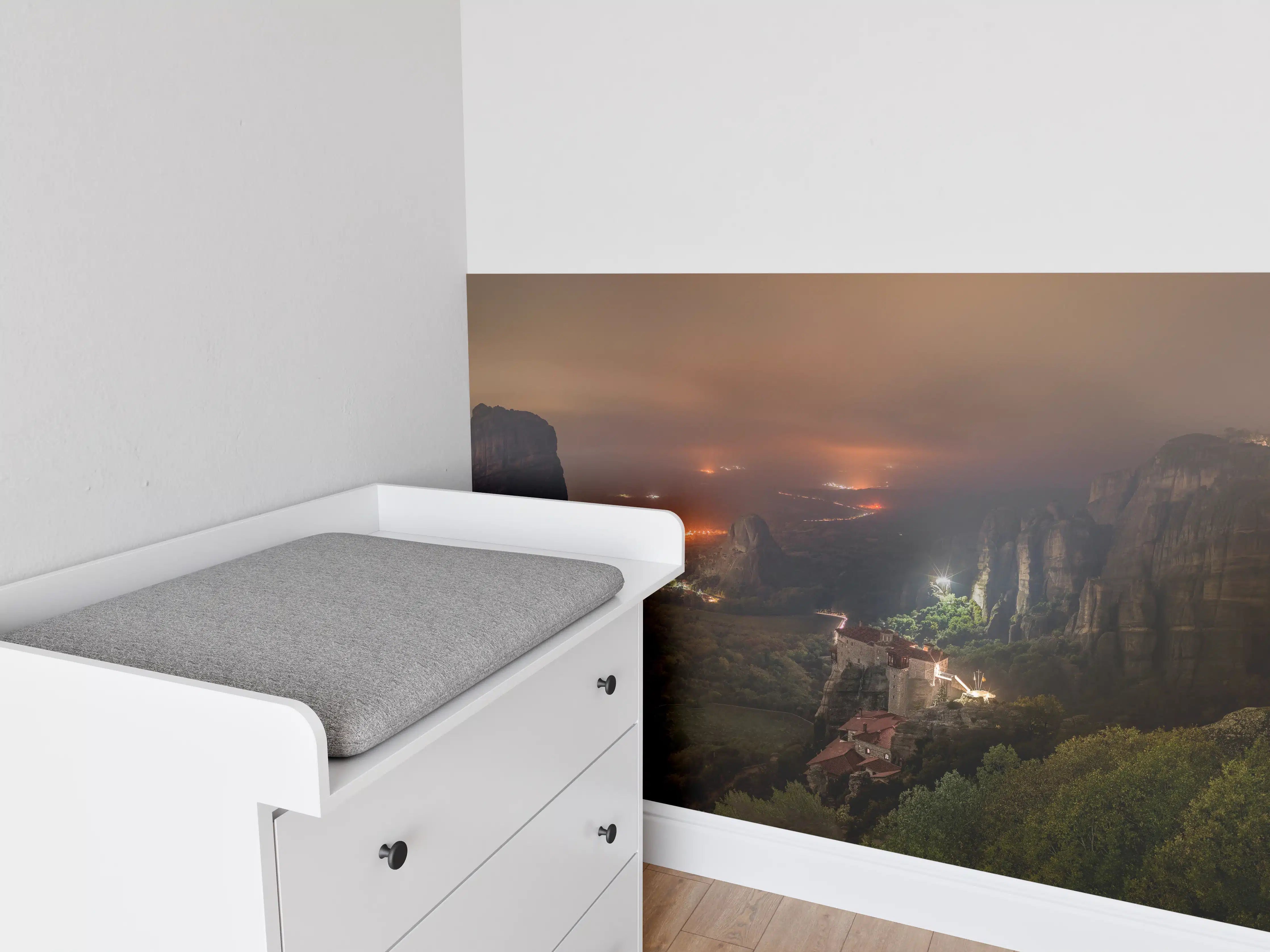 Babyzimmer Wandgestaltung - Nächtlicher Blick auf Meteora Berge