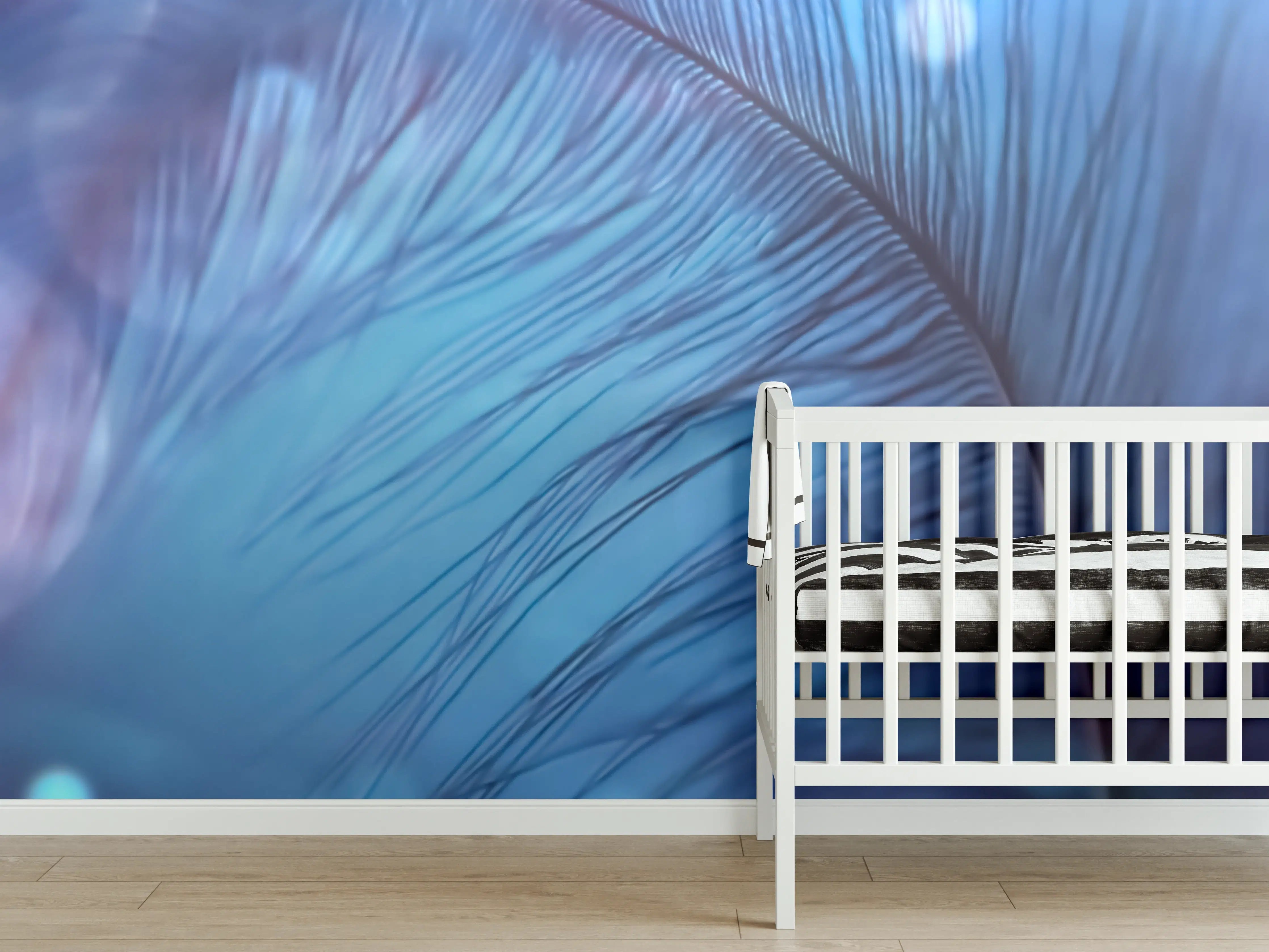 Babyzimmer Wandgestaltung - Nahaufnahme einer blauen Feder