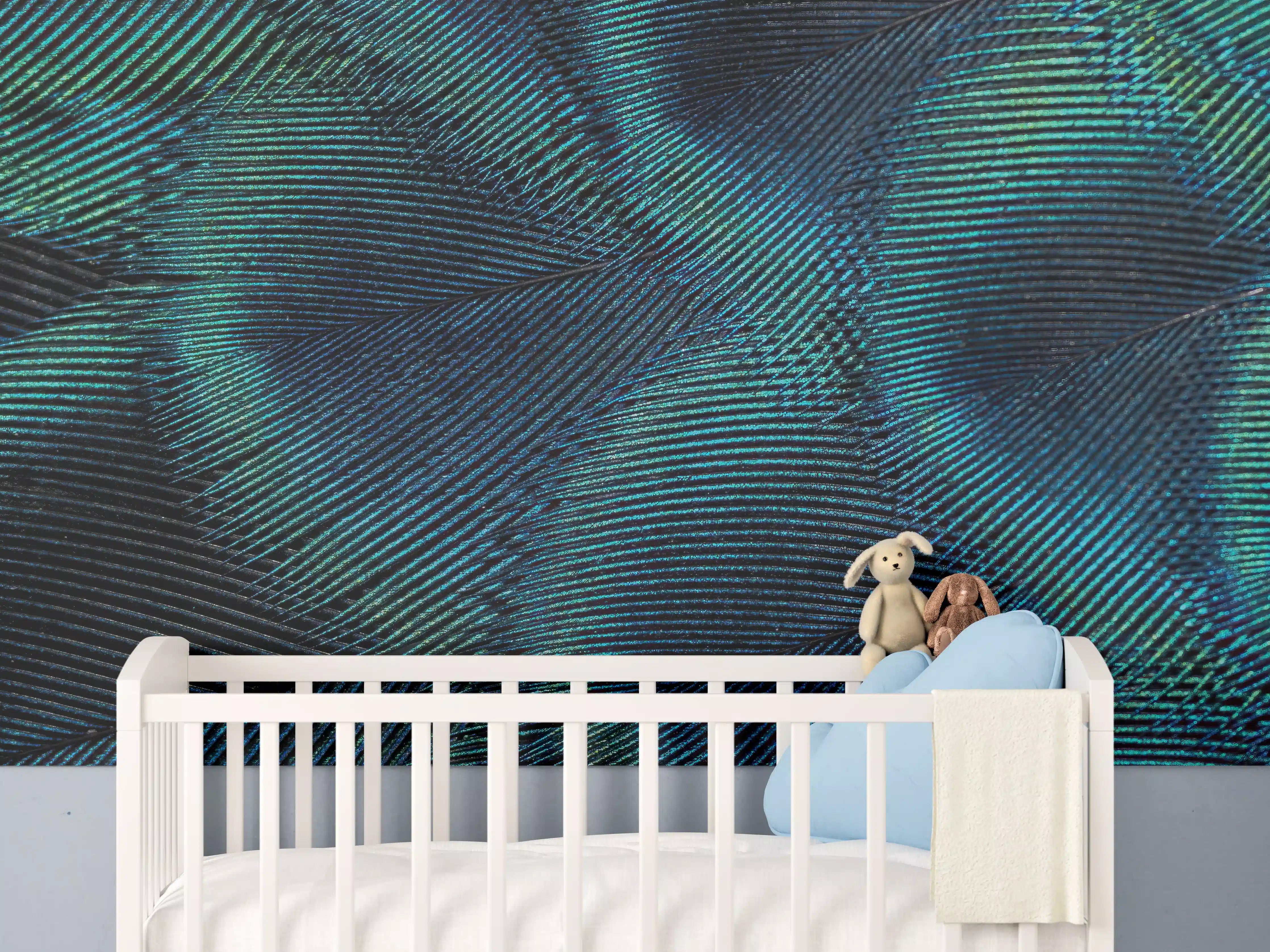 Babyzimmer Wandgestaltung - Nahaufnahme von Pfauenfedern