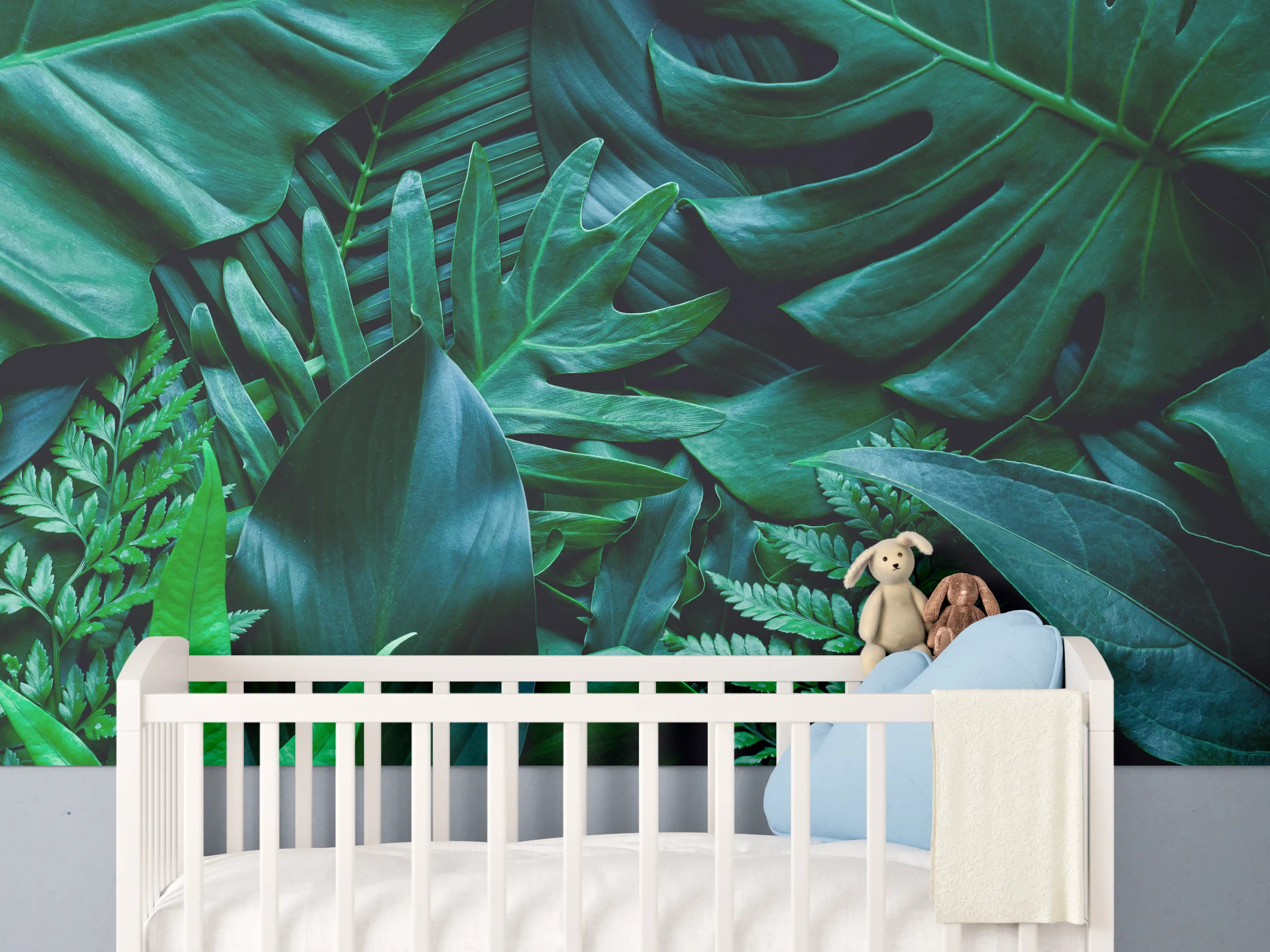 Babyzimmer Wandgestaltung - Nahaufnahme von tropischen grünen Blättern