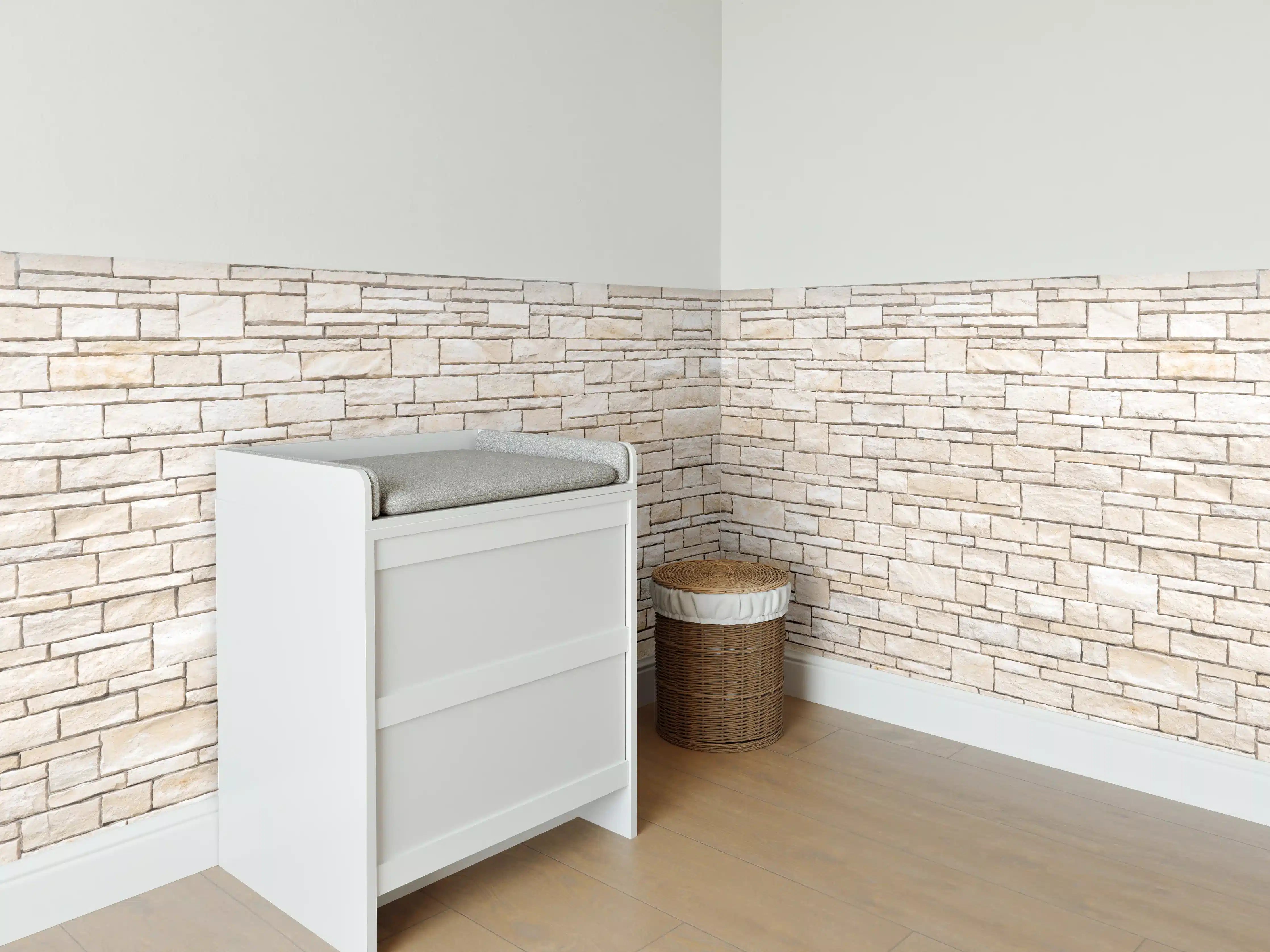 Babyzimmer Wandgestaltung - Natürliche beige Ziegelwand