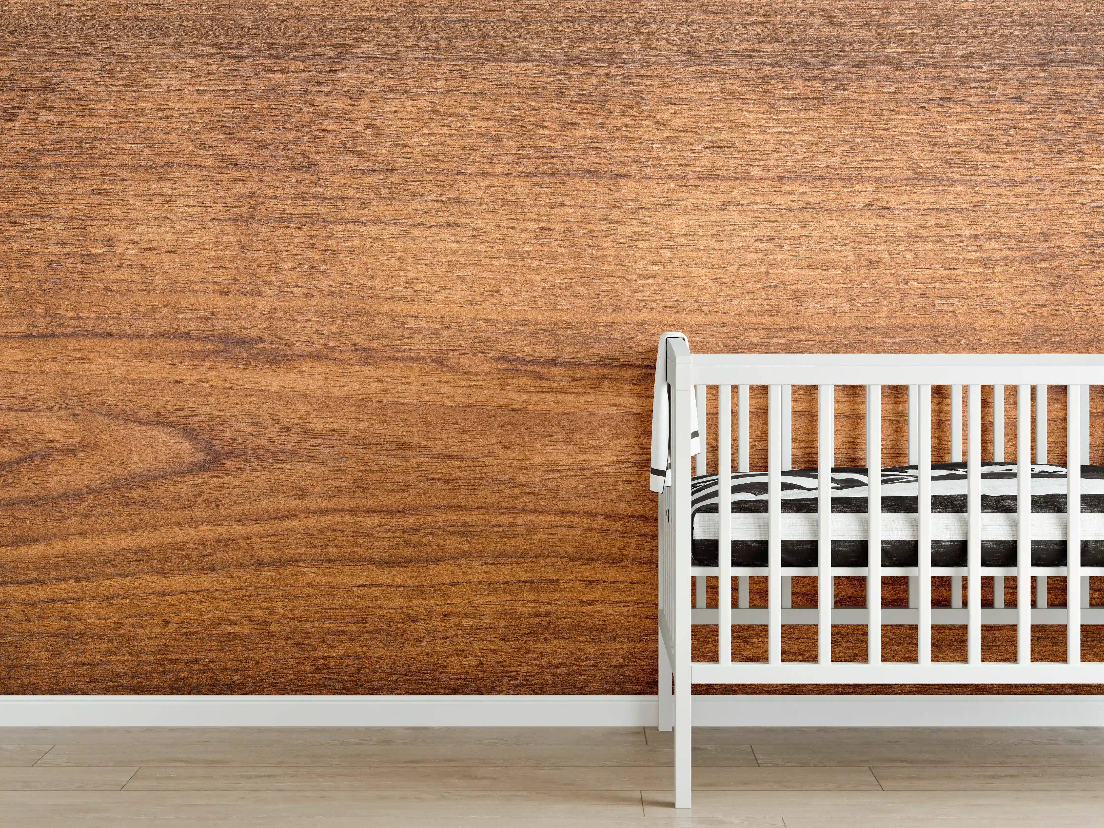 Babyzimmer Wandgestaltung - Natürliches sattes Eichenholz