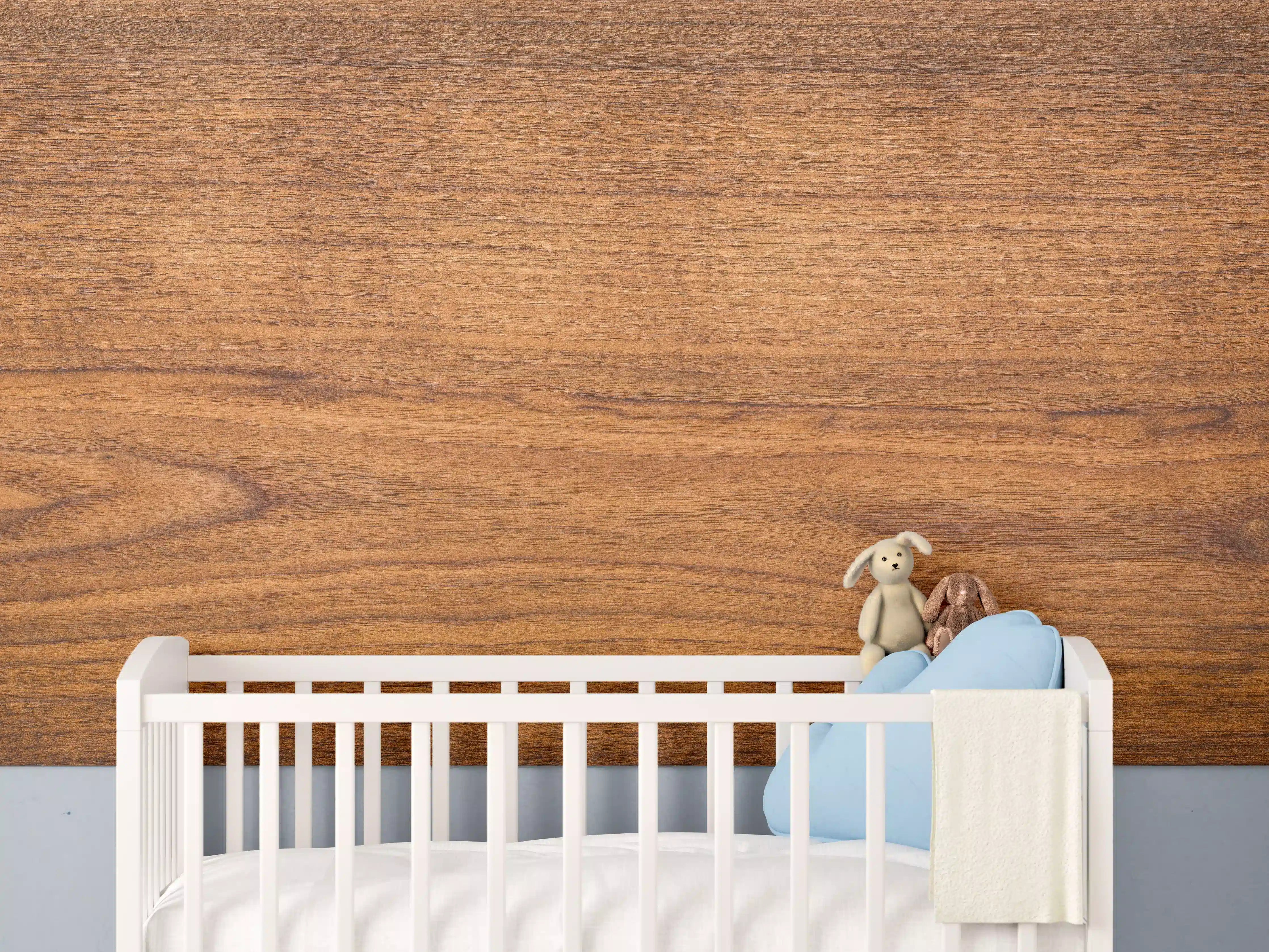 Babyzimmer Wandgestaltung - Natürliches sattes Eichenholz