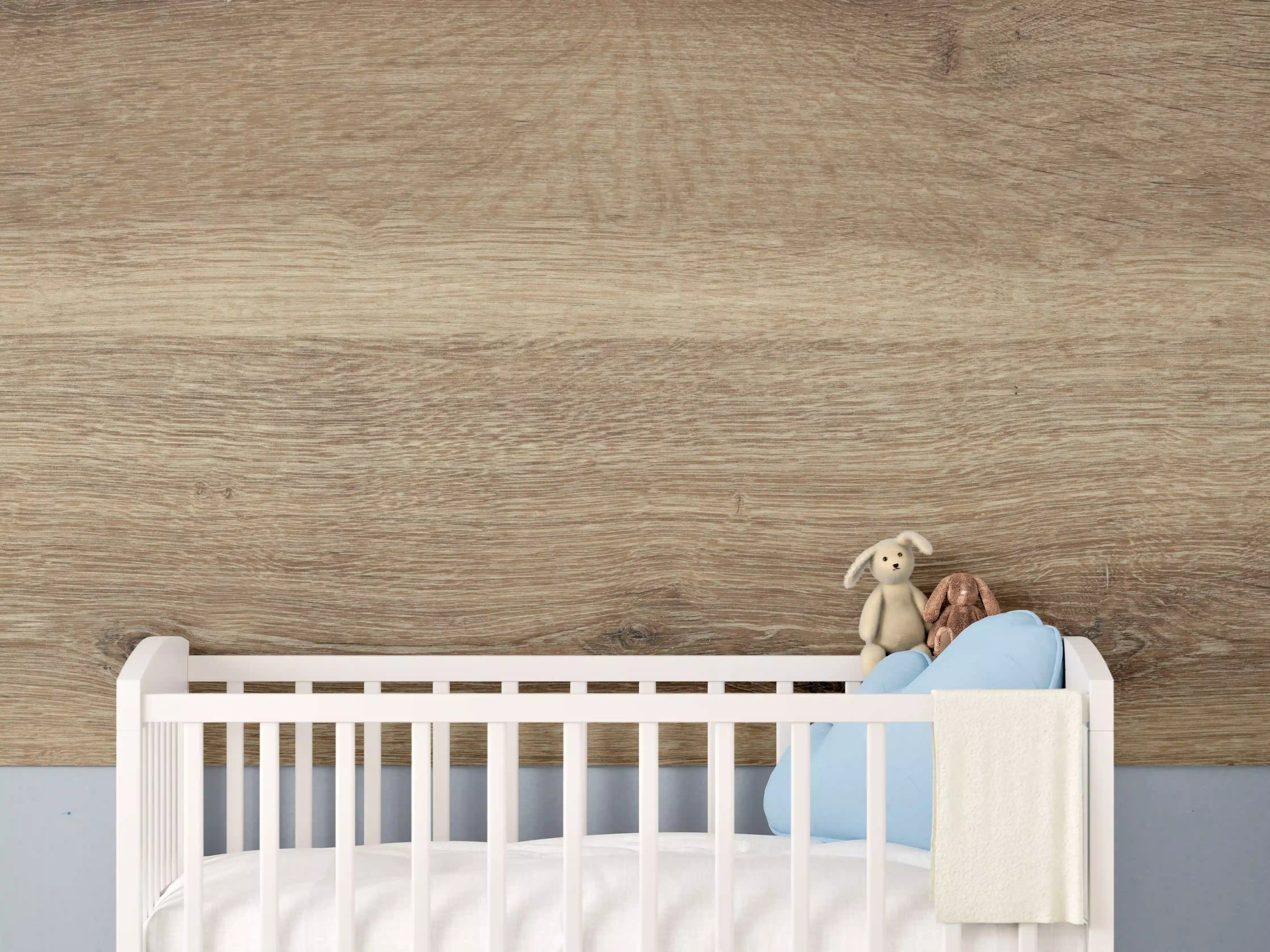 Babyzimmer Wandgestaltung - Naturbraune Altholztextur 2
