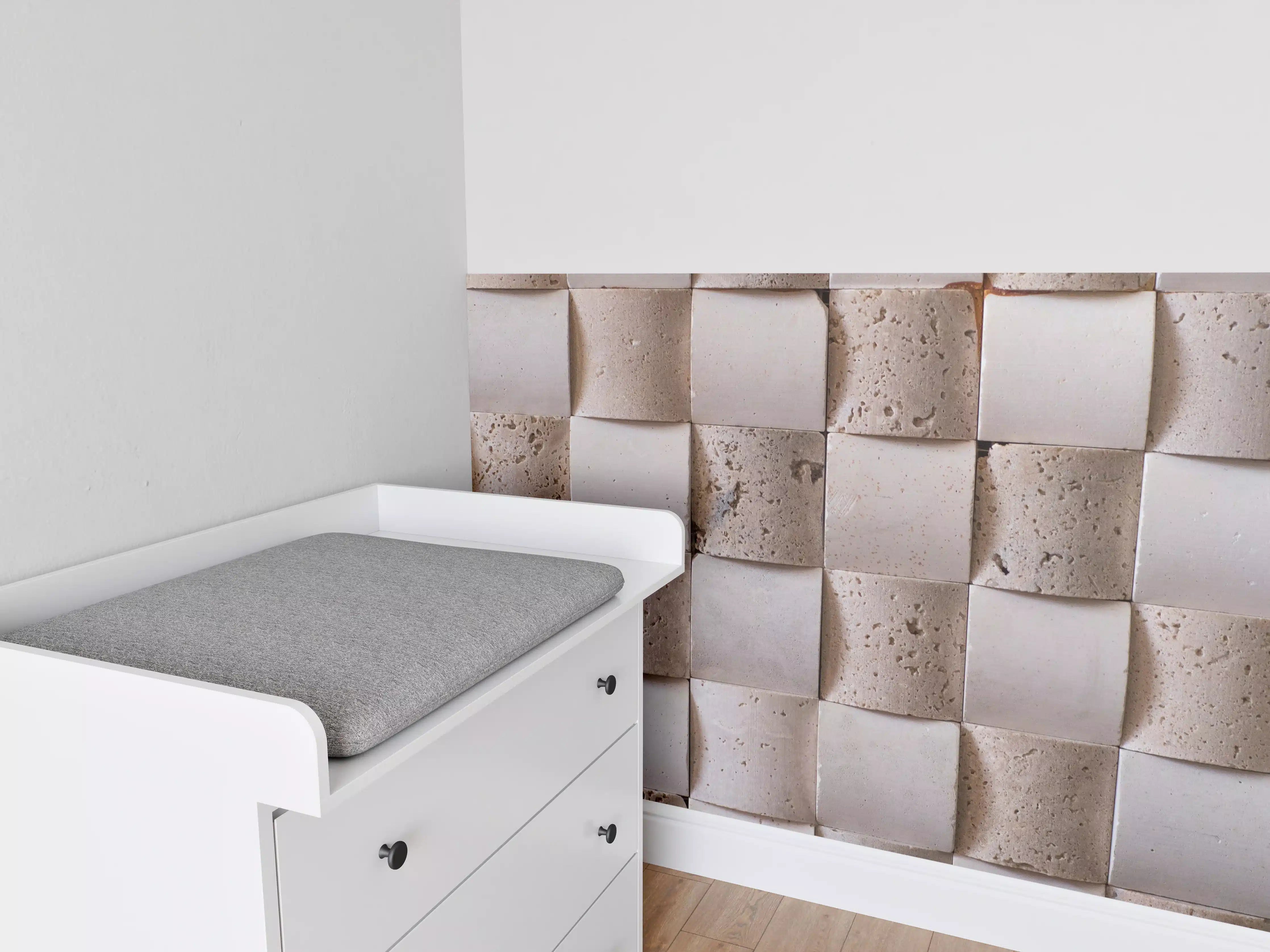 Babyzimmer Wandgestaltung - Natursteinwand mit Würfelformat