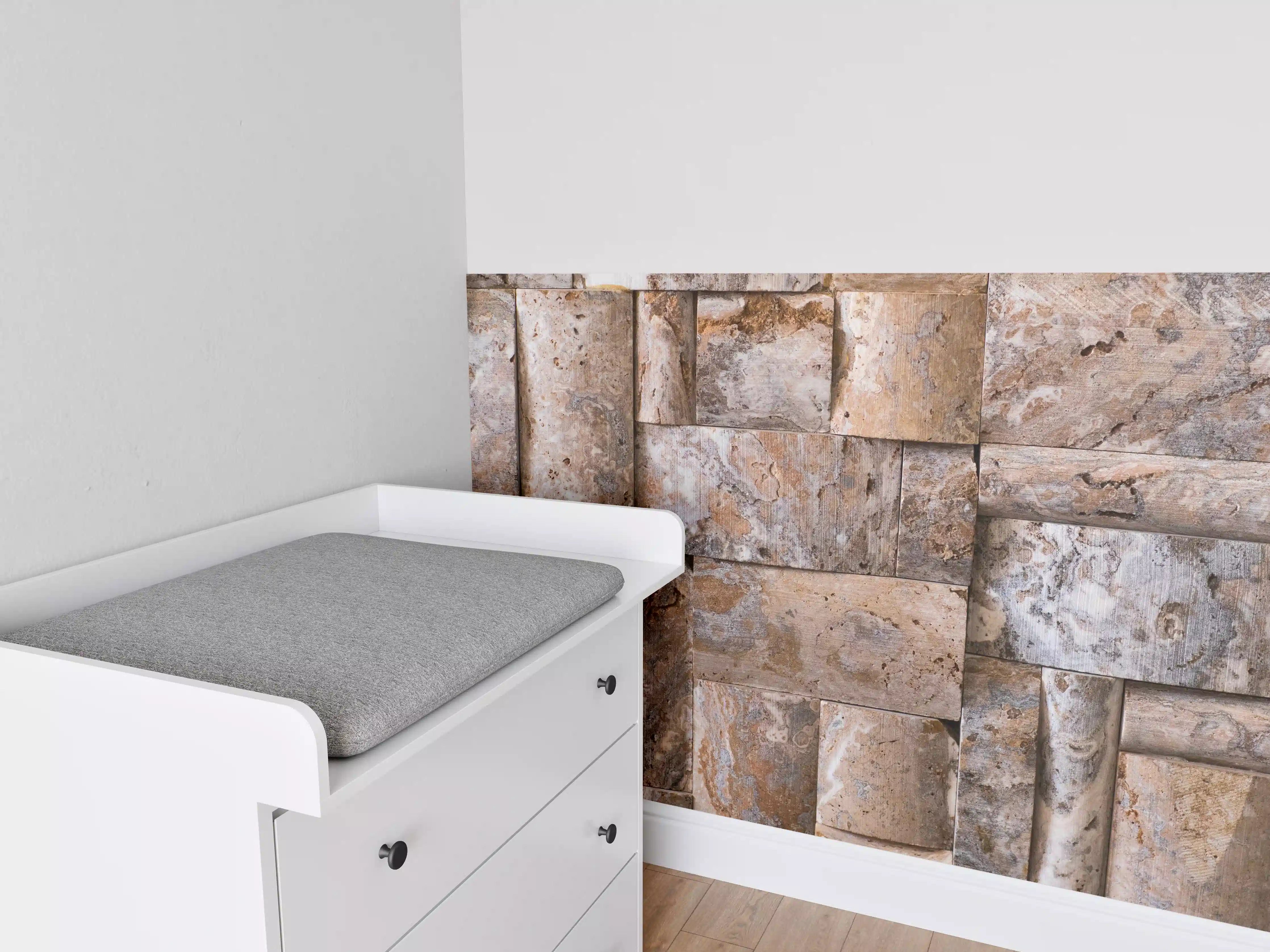 Babyzimmer Wandgestaltung - Natursteinwand mit warmen Erdtönen