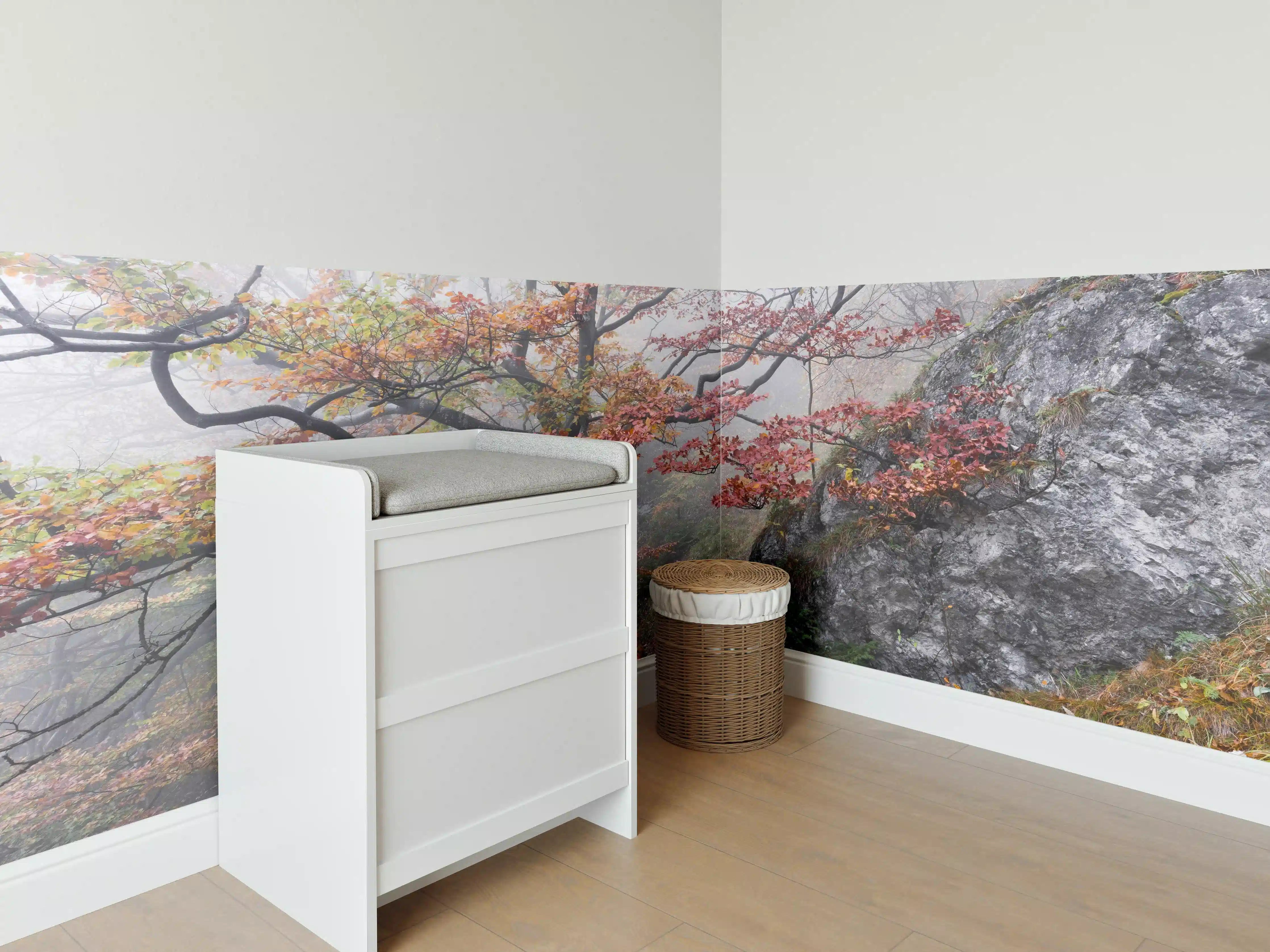 Babyzimmer Wandgestaltung - Nebliger Wald - Slowakei
