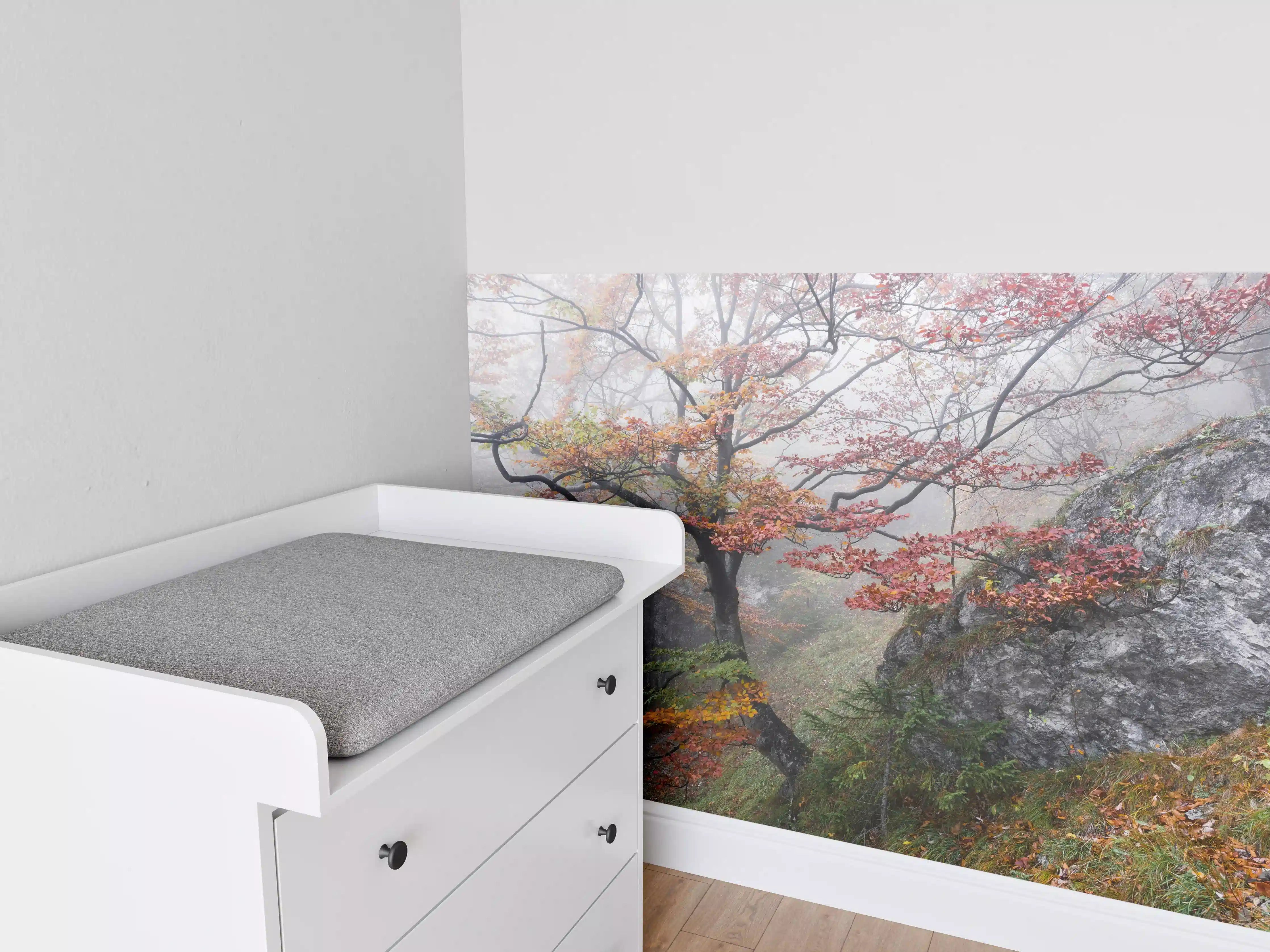 Babyzimmer Wandgestaltung - Nebliger Wald - Slowakei