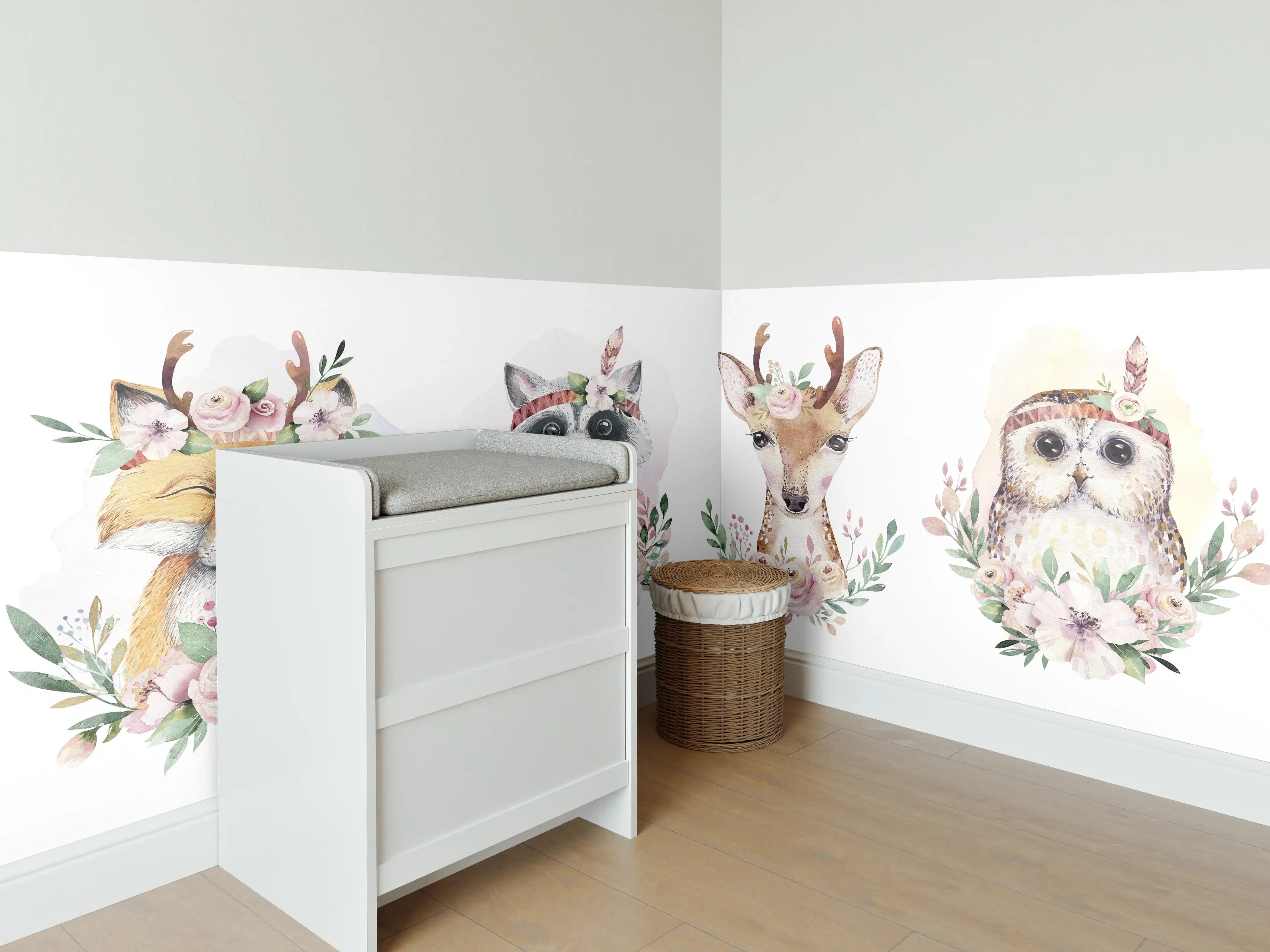 Babyzimmer Wandgestaltung - Niedliche Tiermotive in sanften Pastellfarben