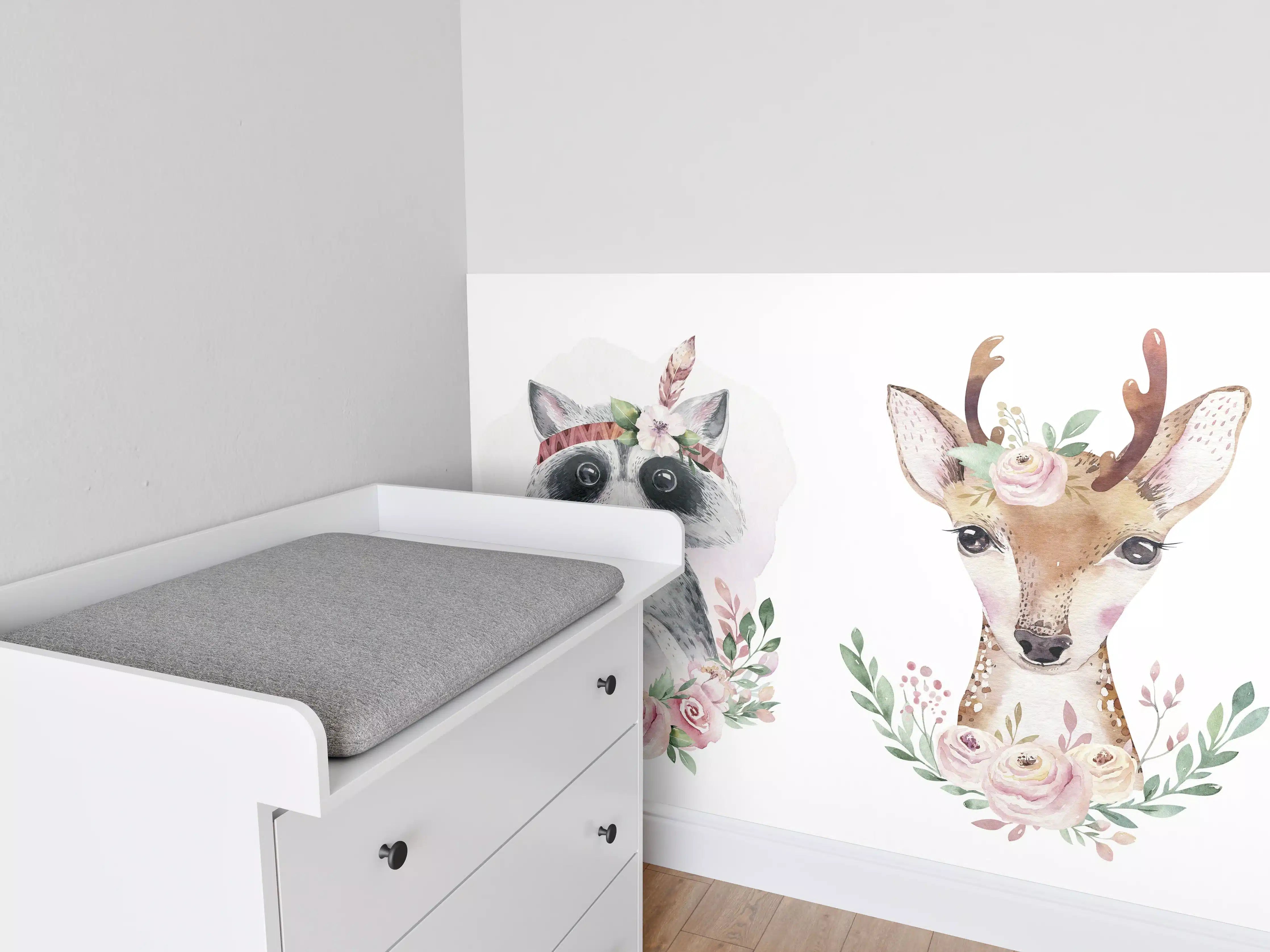 Babyzimmer Wandgestaltung - Niedliche Tiermotive in sanften Pastellfarben