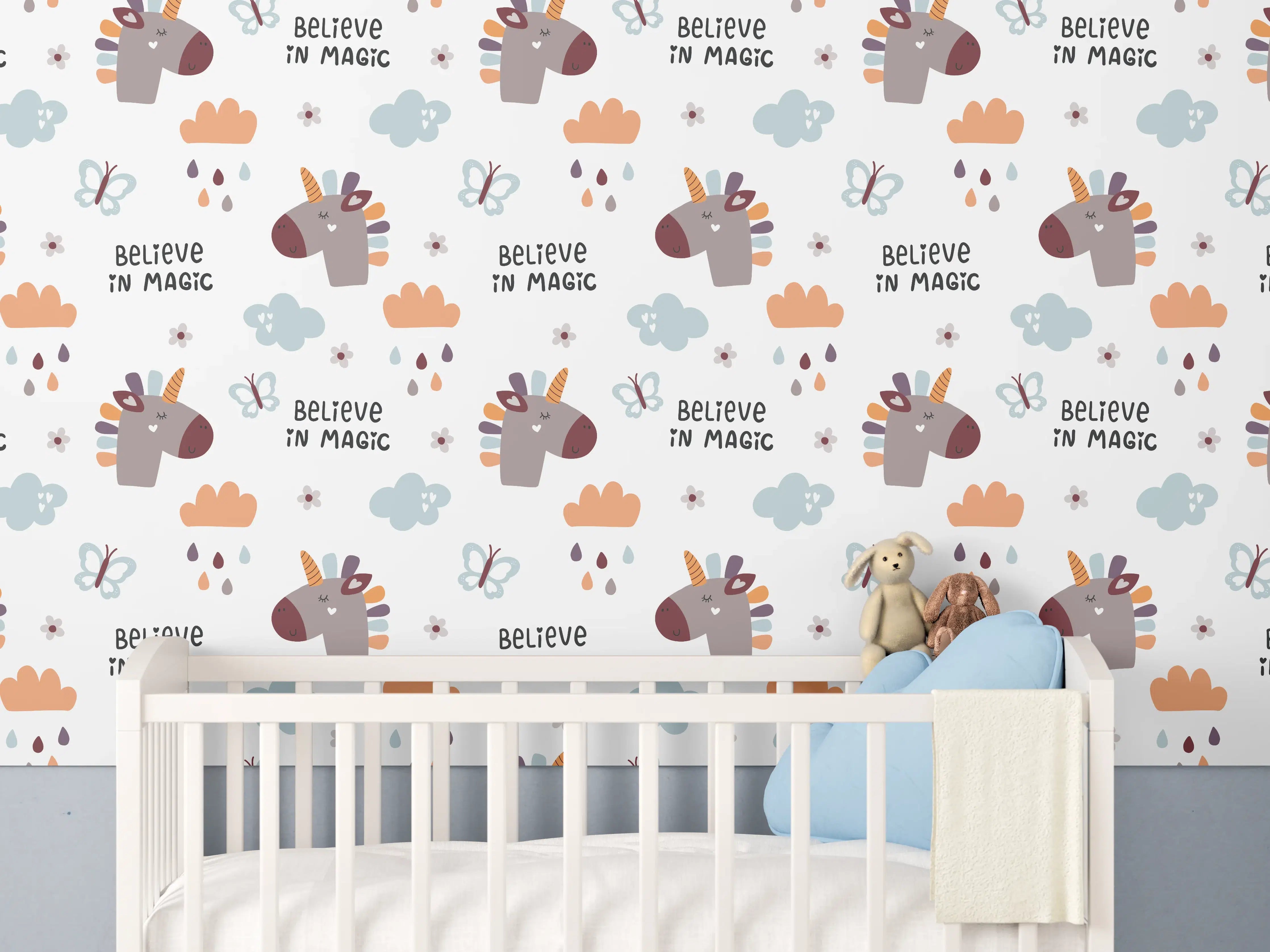 Babyzimmer Wandgestaltung - Niedlicher Einhorn-Print mit Wolken und Sternen