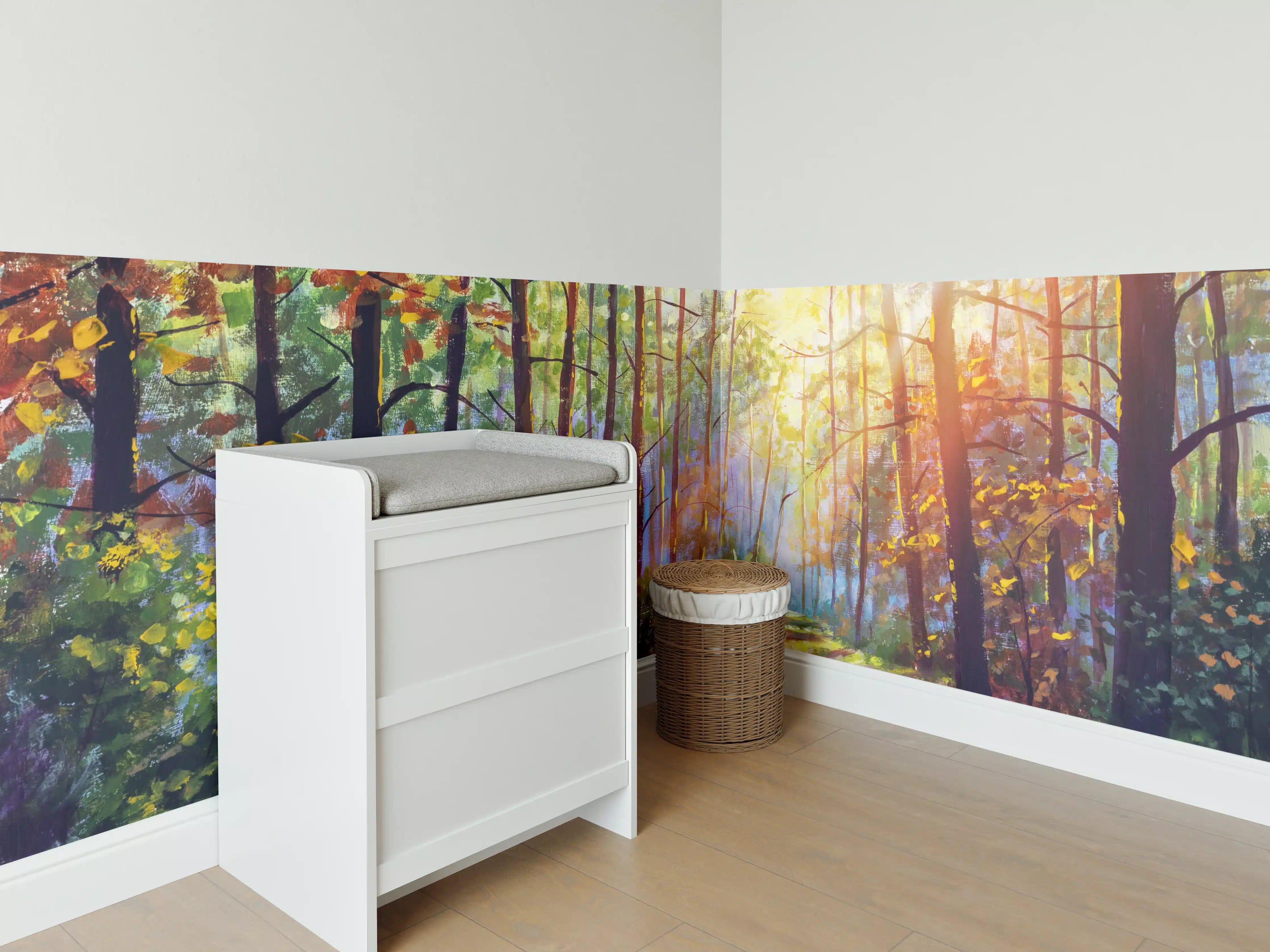 Babyzimmer Wandgestaltung - Ölgemälde lichterfüllter Wald im Herbst