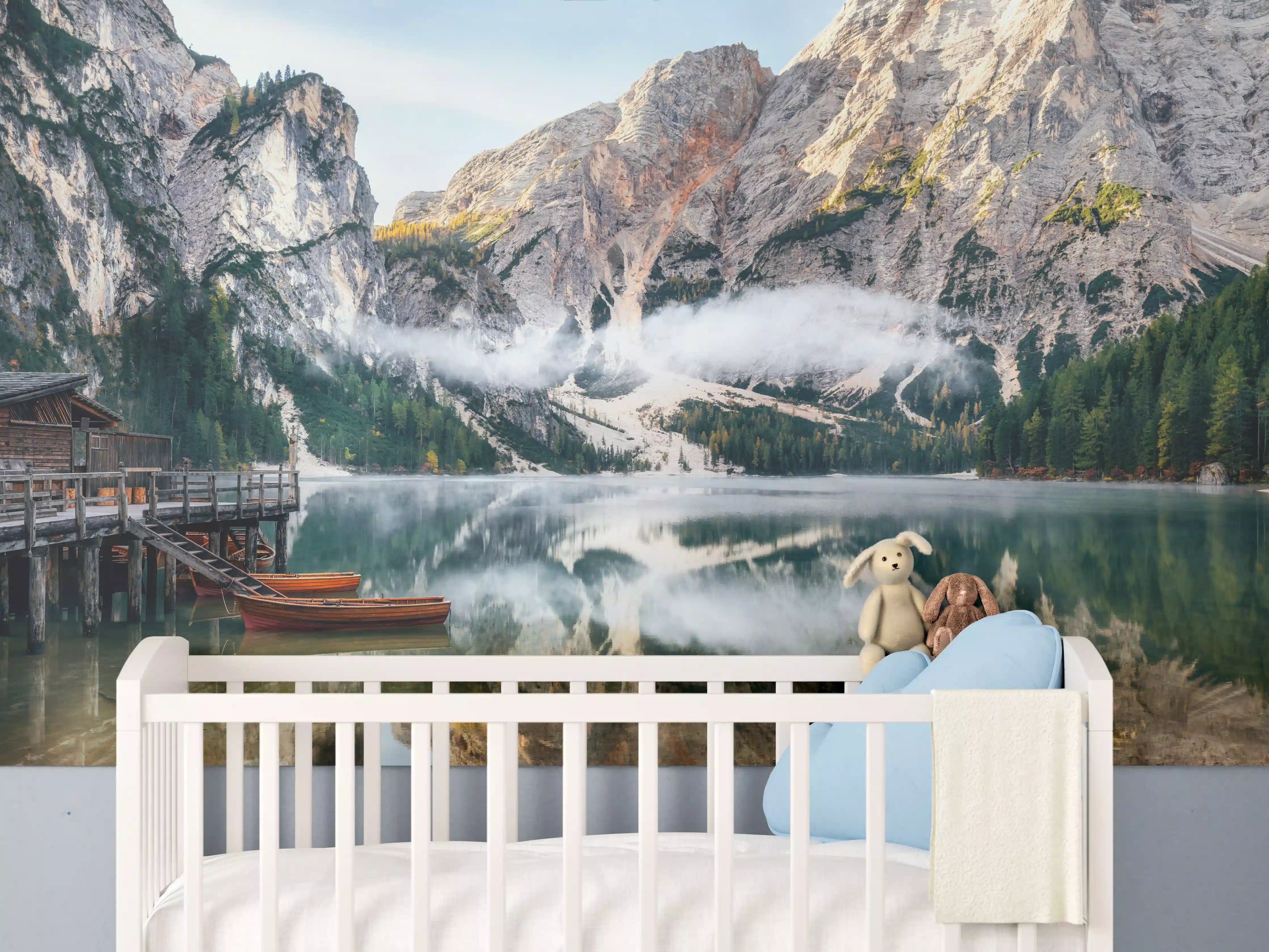 Babyzimmer Wandgestaltung - Panoramablick auf Pragser Wildsee
