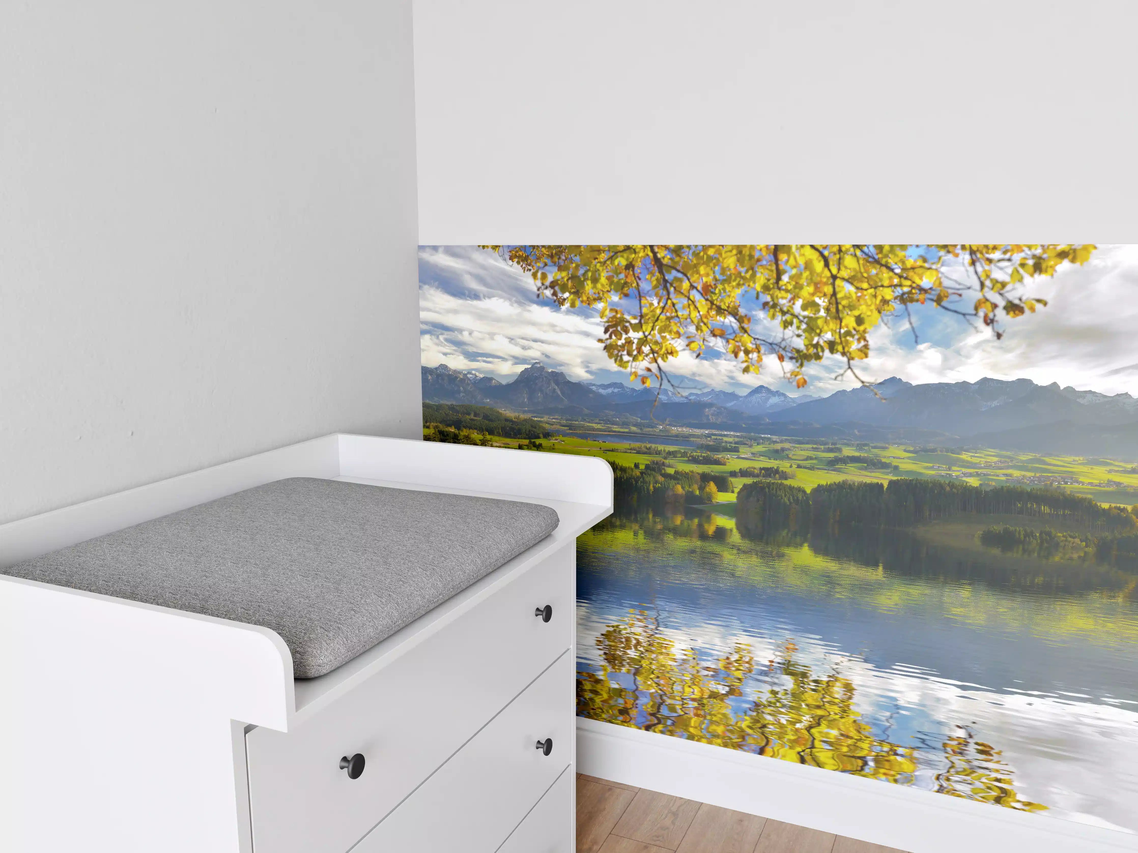 Babyzimmer Wandgestaltung - Panoramalandschaft in Bayern im Herbst