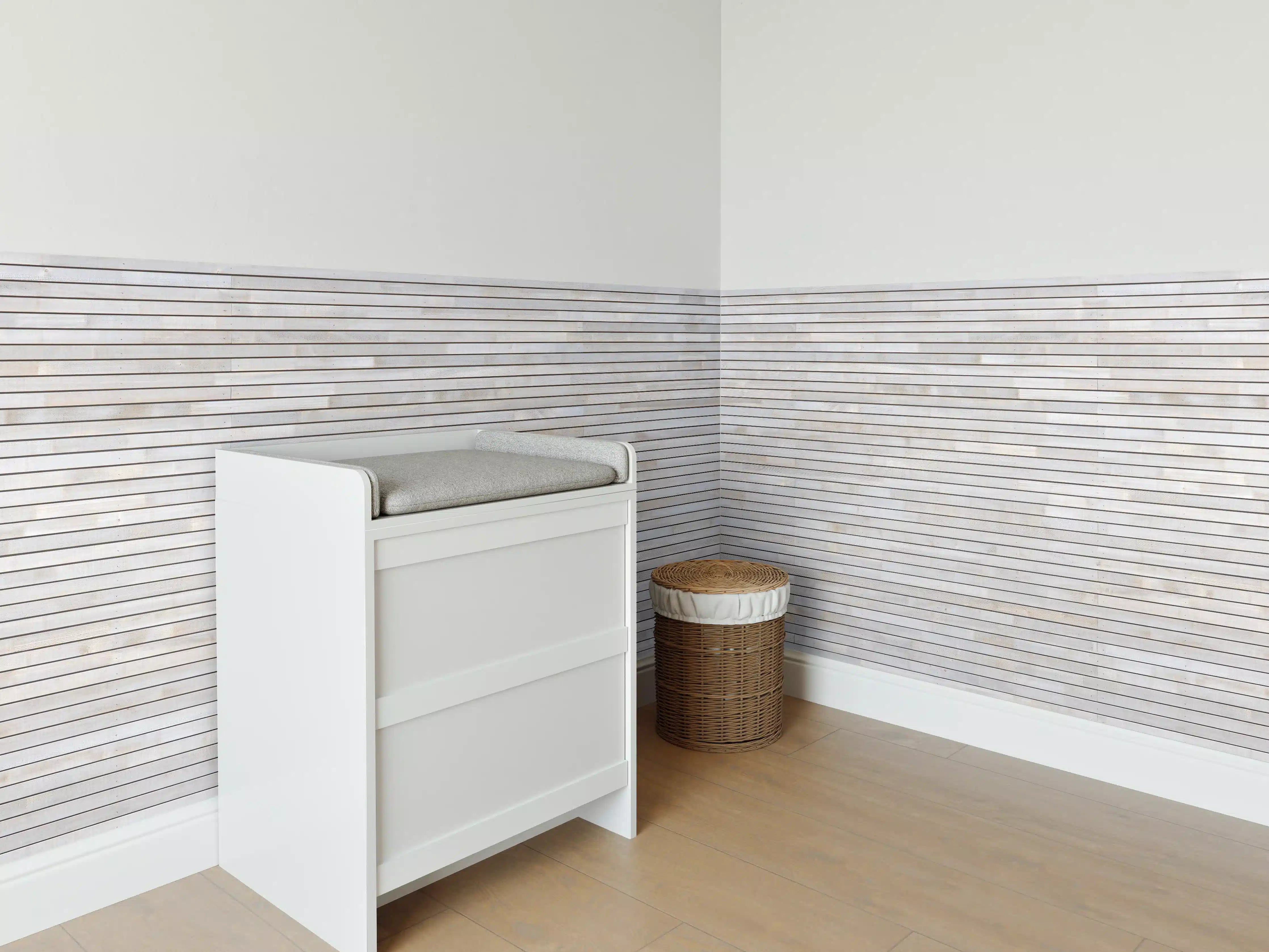 Babyzimmer Wandgestaltung - Pastellfarbige Holzfassade
