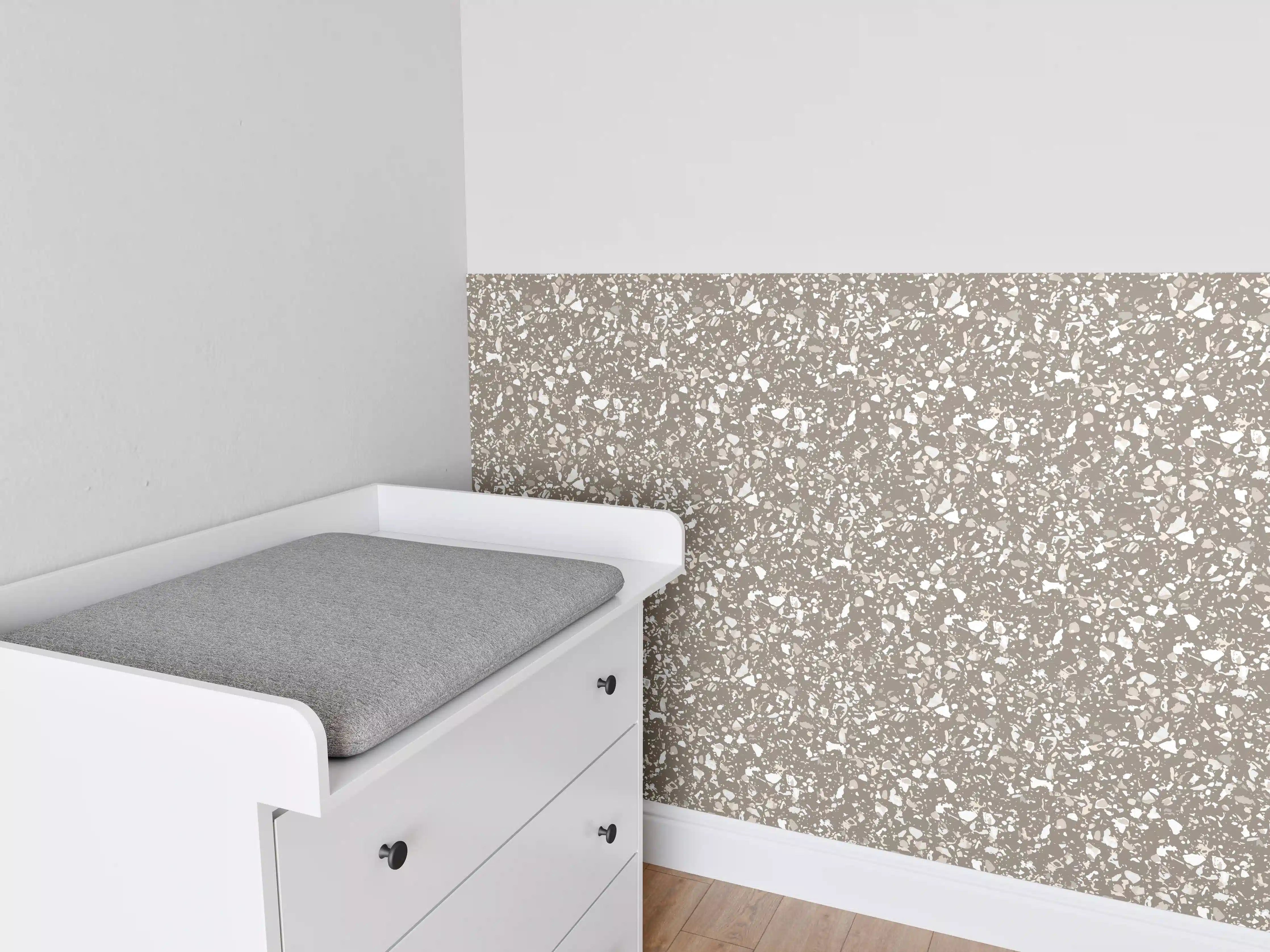 Babyzimmer Wandgestaltung - Perlende Steinfliese in warme Beigetöne