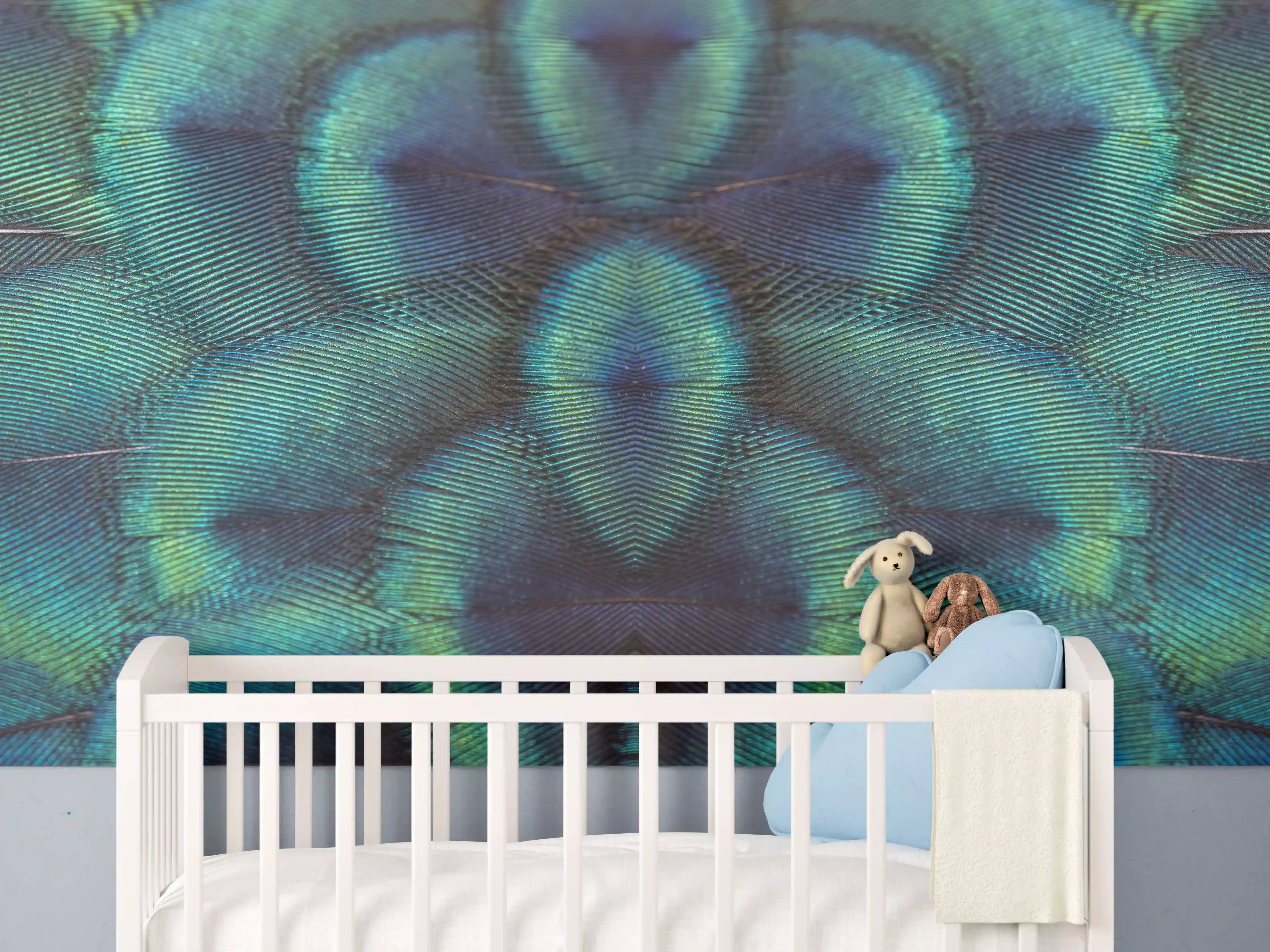 Babyzimmer Wandgestaltung - Pfauenfedern - Nahaufnahme