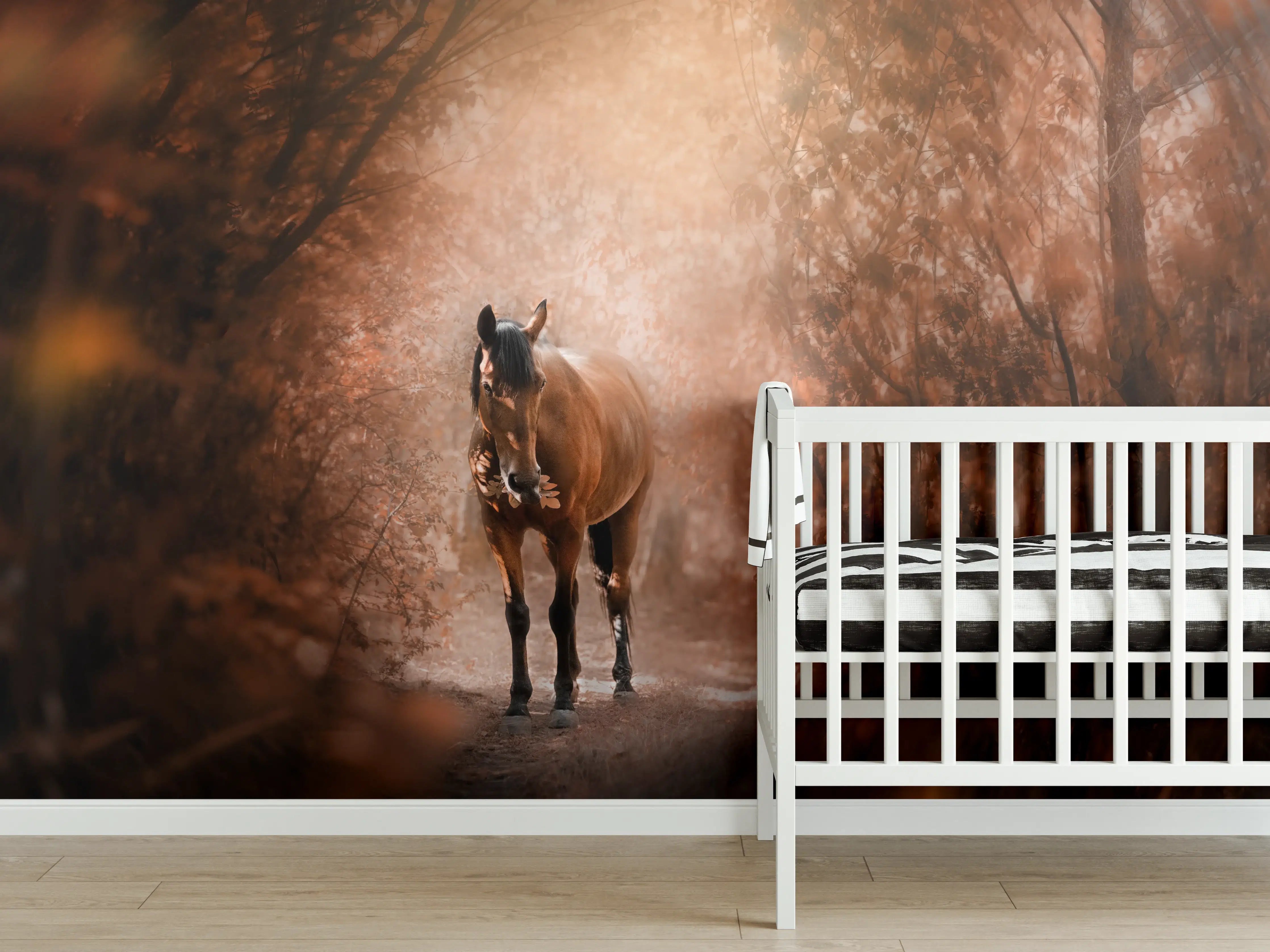 Babyzimmer Wandgestaltung - Pferd stehend im Wald