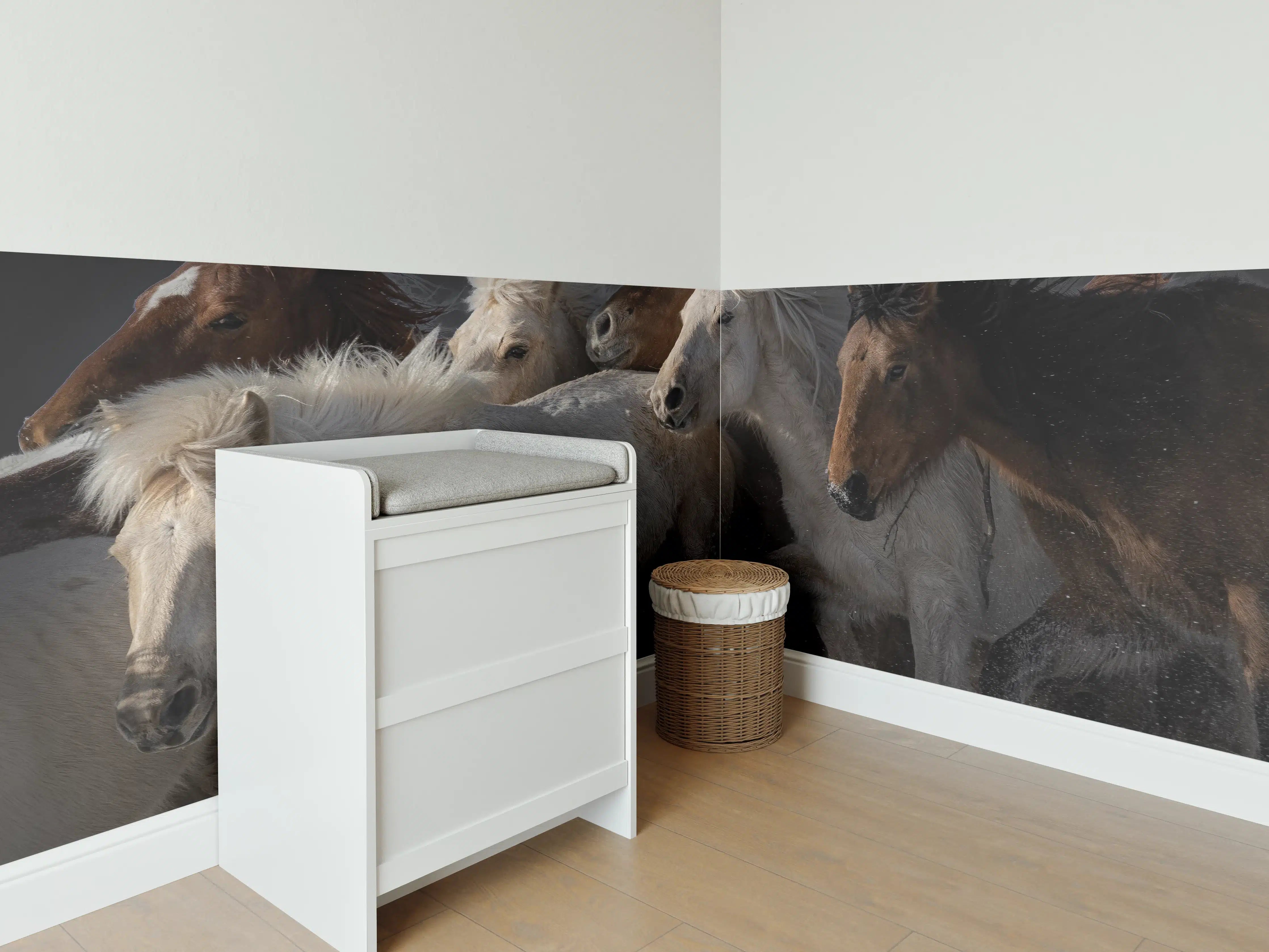 Babyzimmer Wandgestaltung - Pferdeherde 