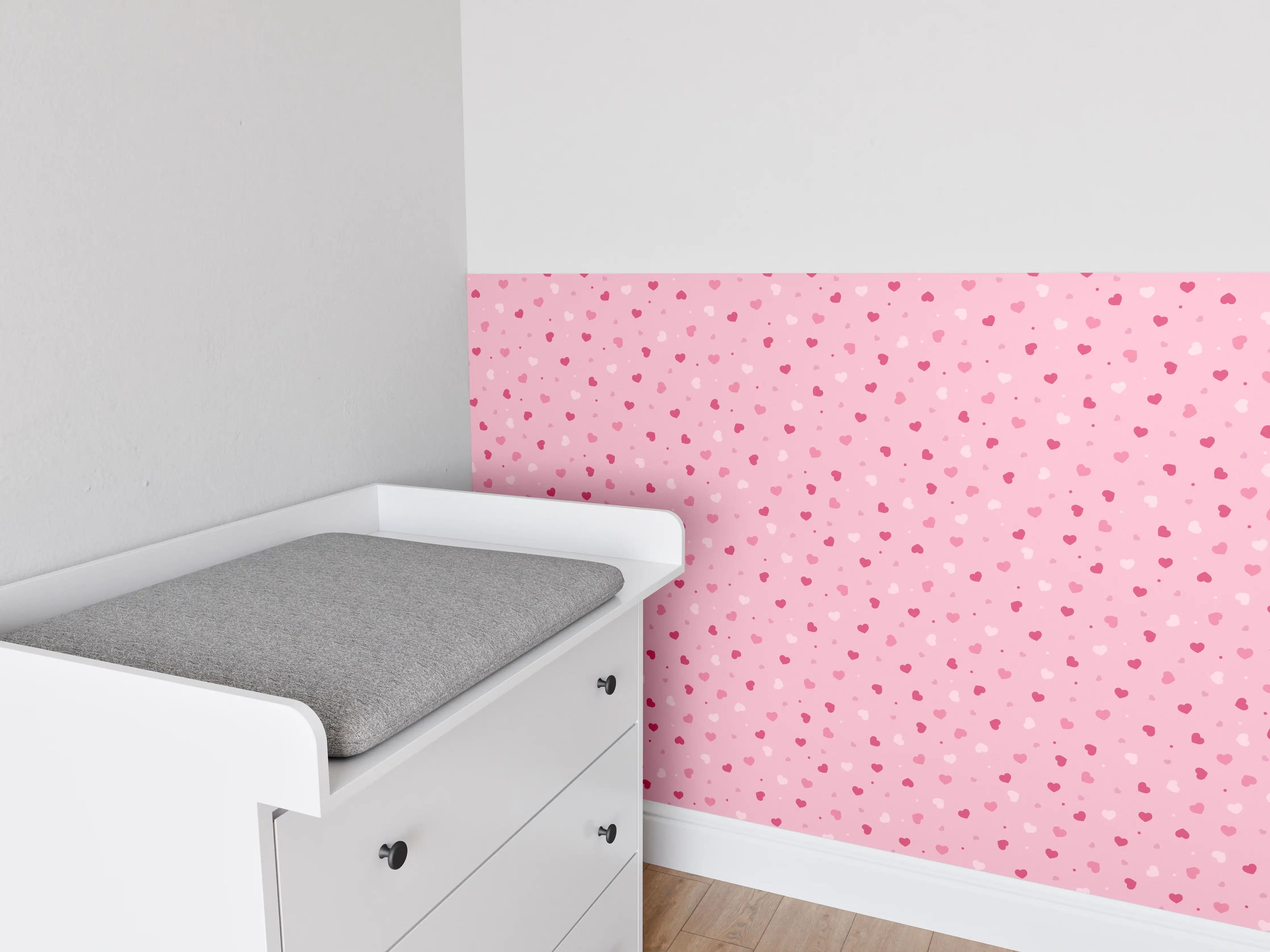 Babyzimmer Wandgestaltung - Pinker Punkteregel mit Herzmotiven