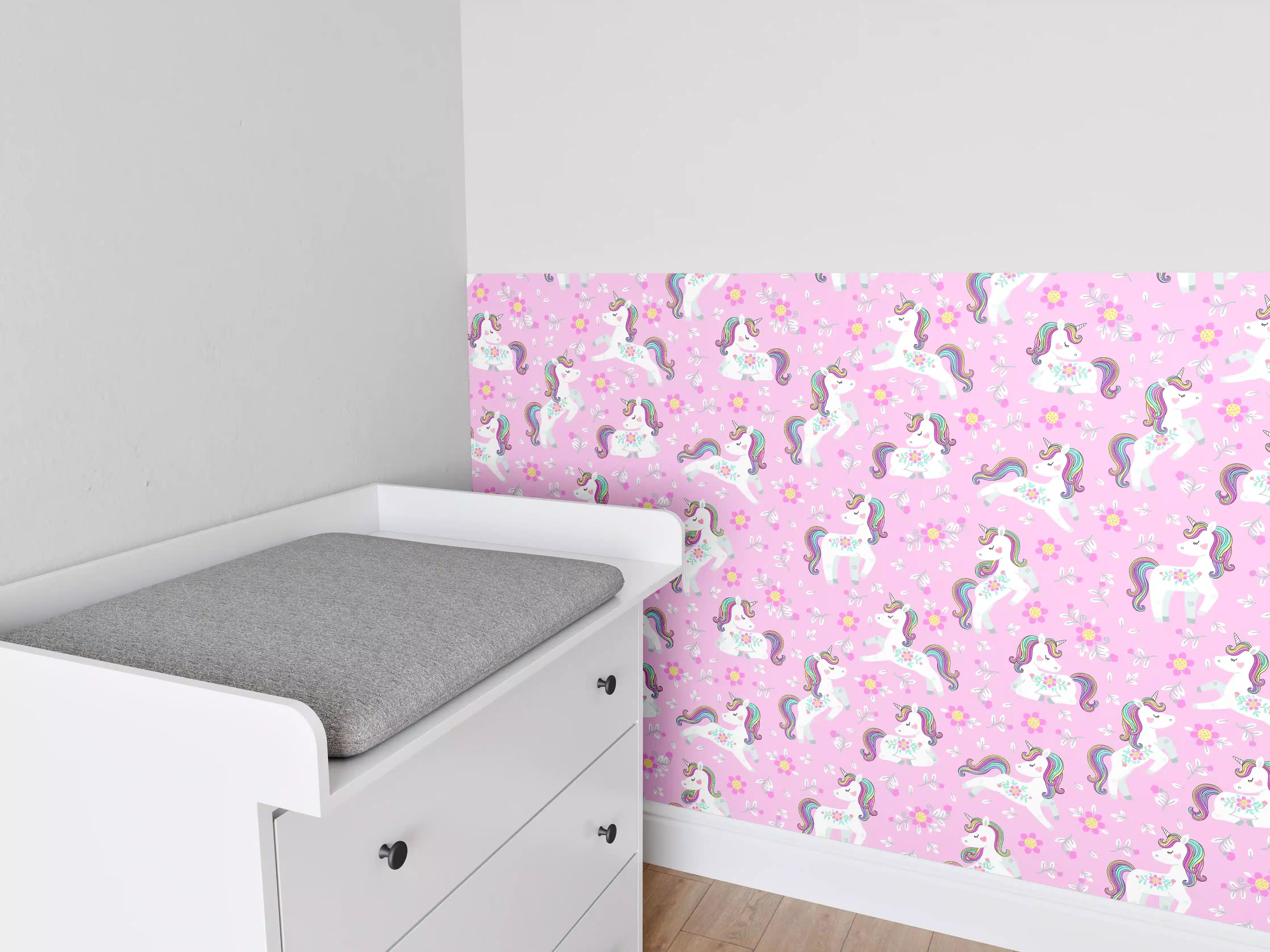 Babyzimmer Wandgestaltung - Pixar-inspirierte Einhorn-Wandgestaltung in Pastellfarben